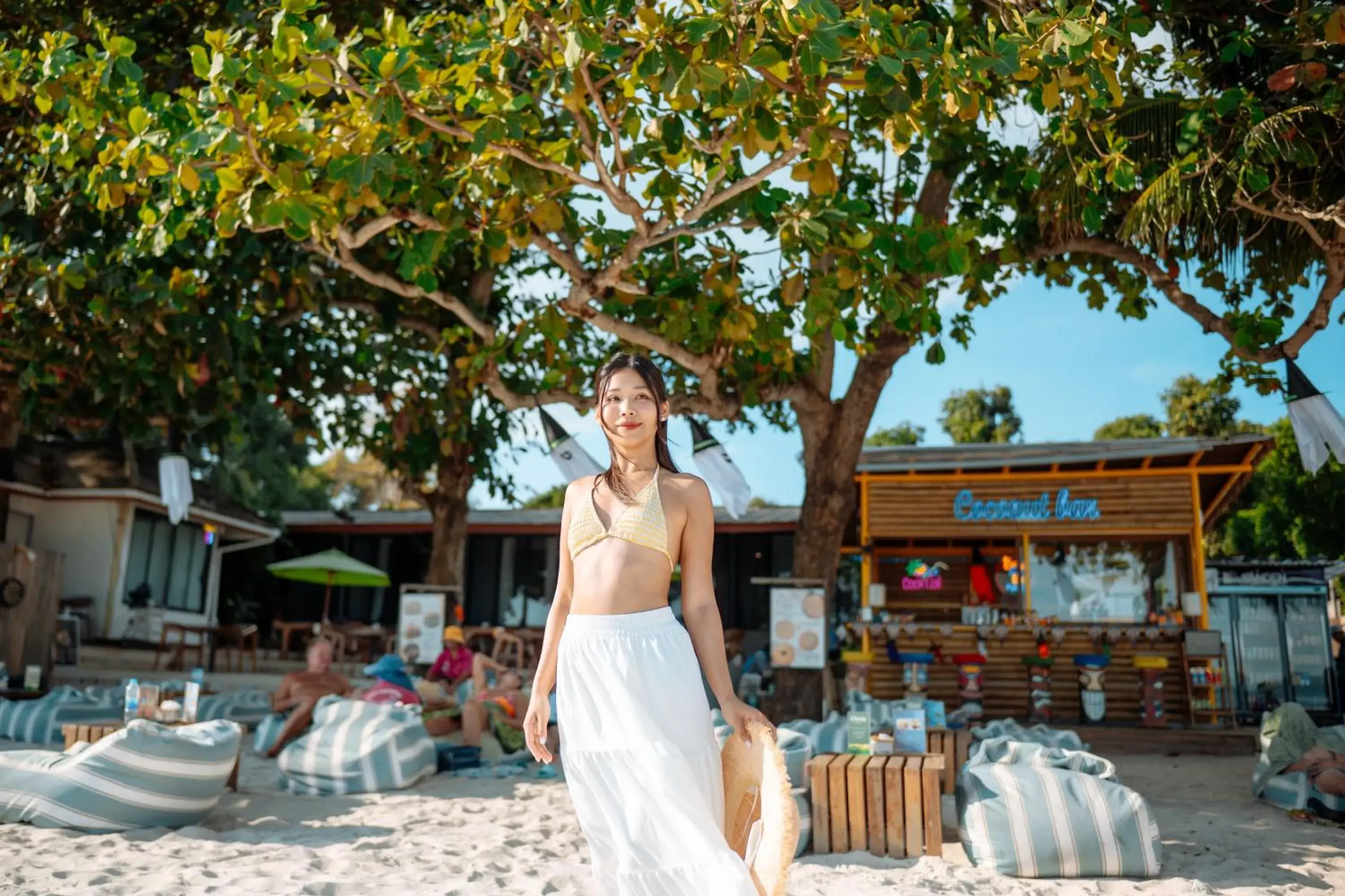 Lounge or bar in Diamond Beach Resort Lounge or bar in Diamond Beach Resort