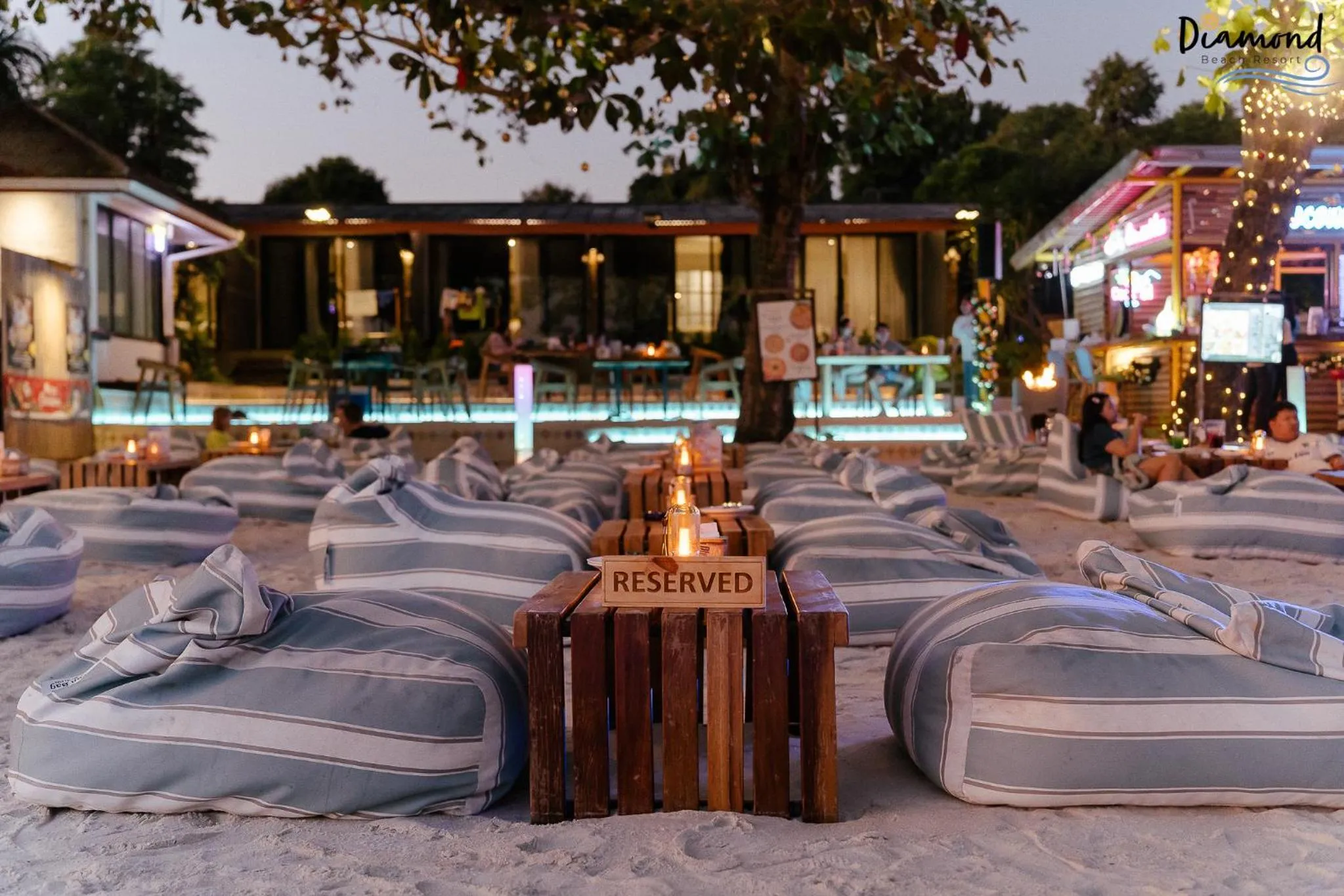 Lounge or bar in Diamond Beach Resort