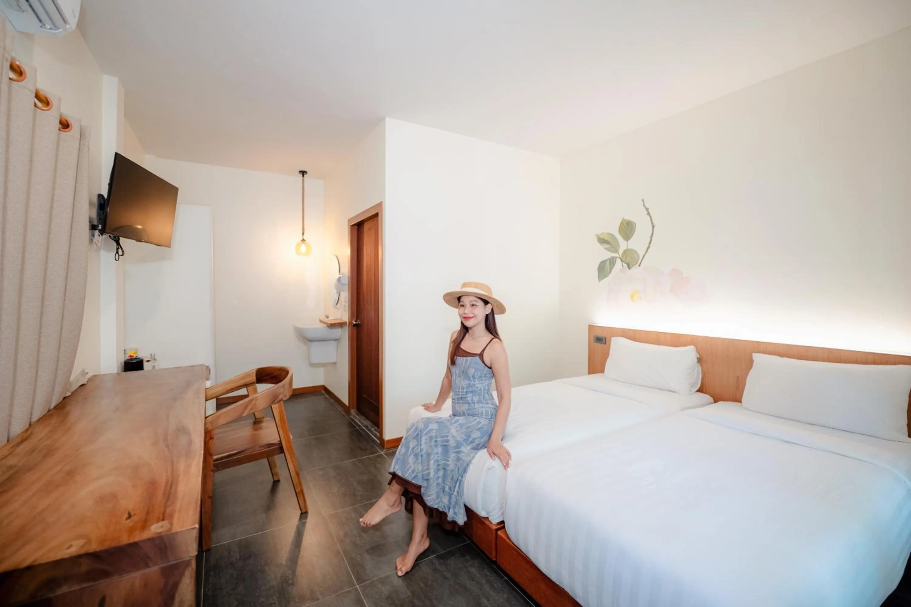 Bed in Diamond Beach Resort