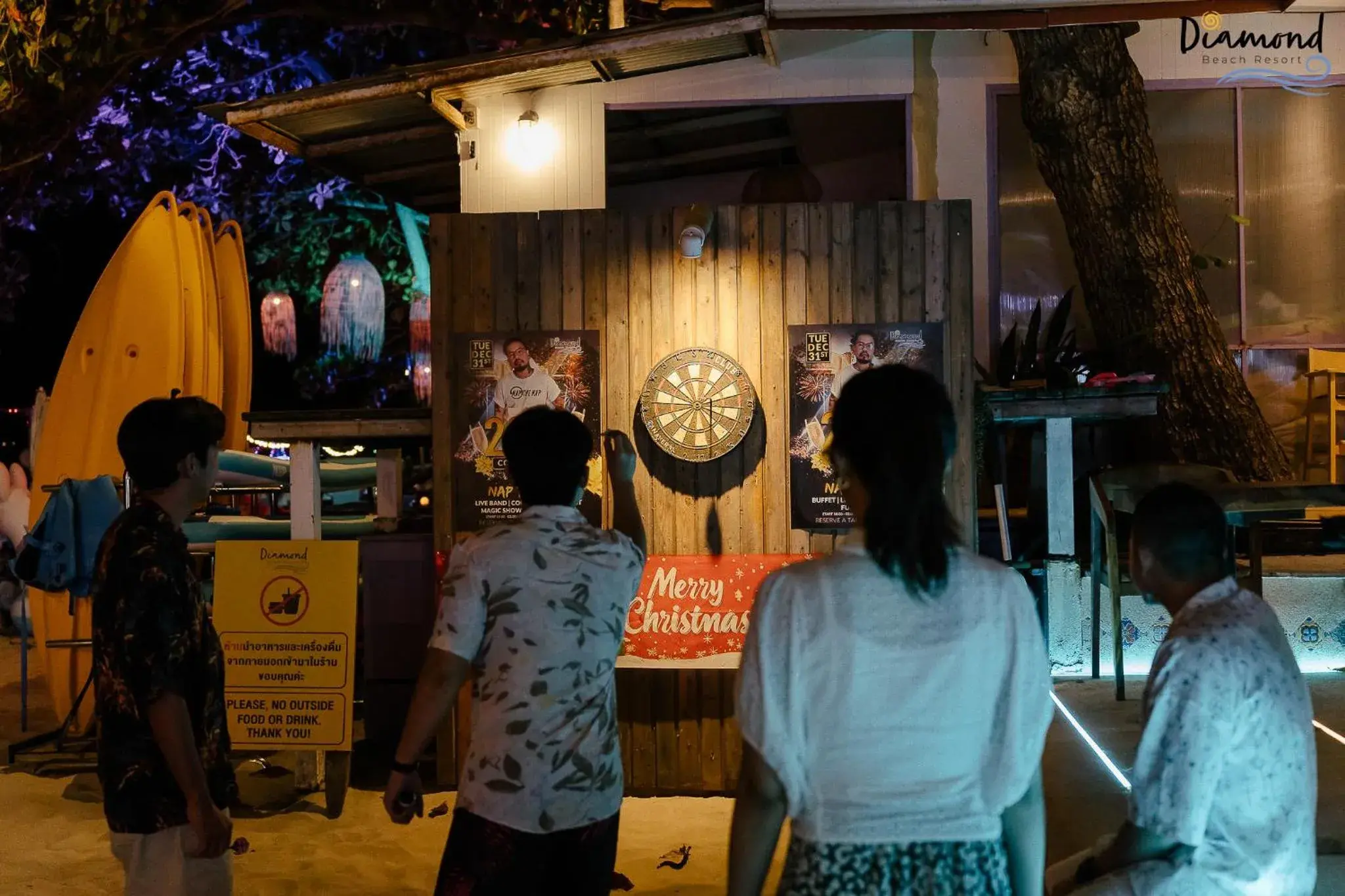 Lounge or bar in Diamond Beach Resort Lounge or bar in Diamond Beach Resort