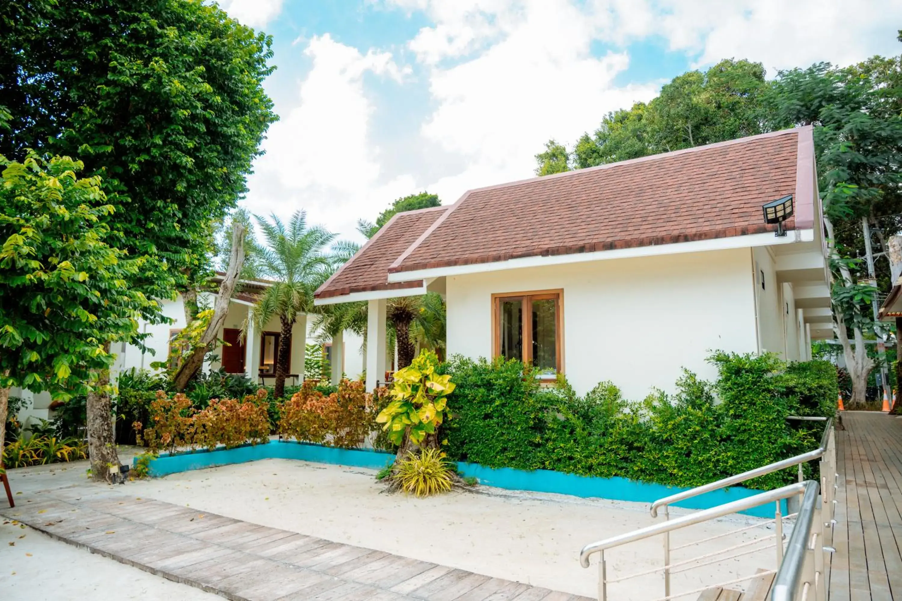 Property building in Diamond Beach Resort Property building in Diamond Beach Resort