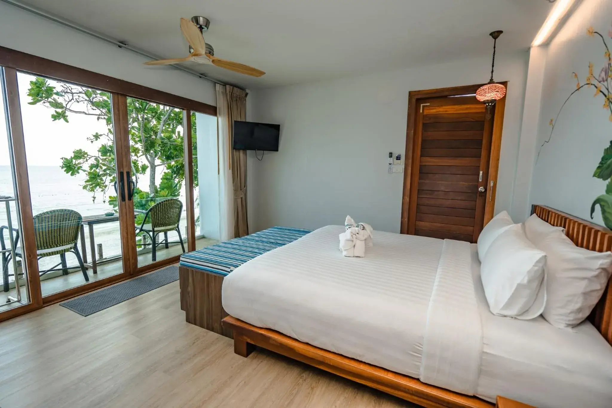 View (from property/room), Bed in Diamond Beach Resort View (from property/room), Bed in Diamond Beach Resort