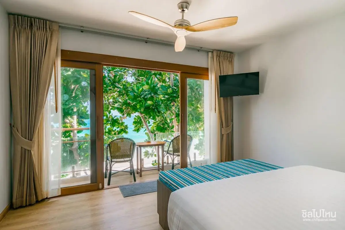 View (from property/room), Bed in Diamond Beach Resort View (from property/room), Bed in Diamond Beach Resort