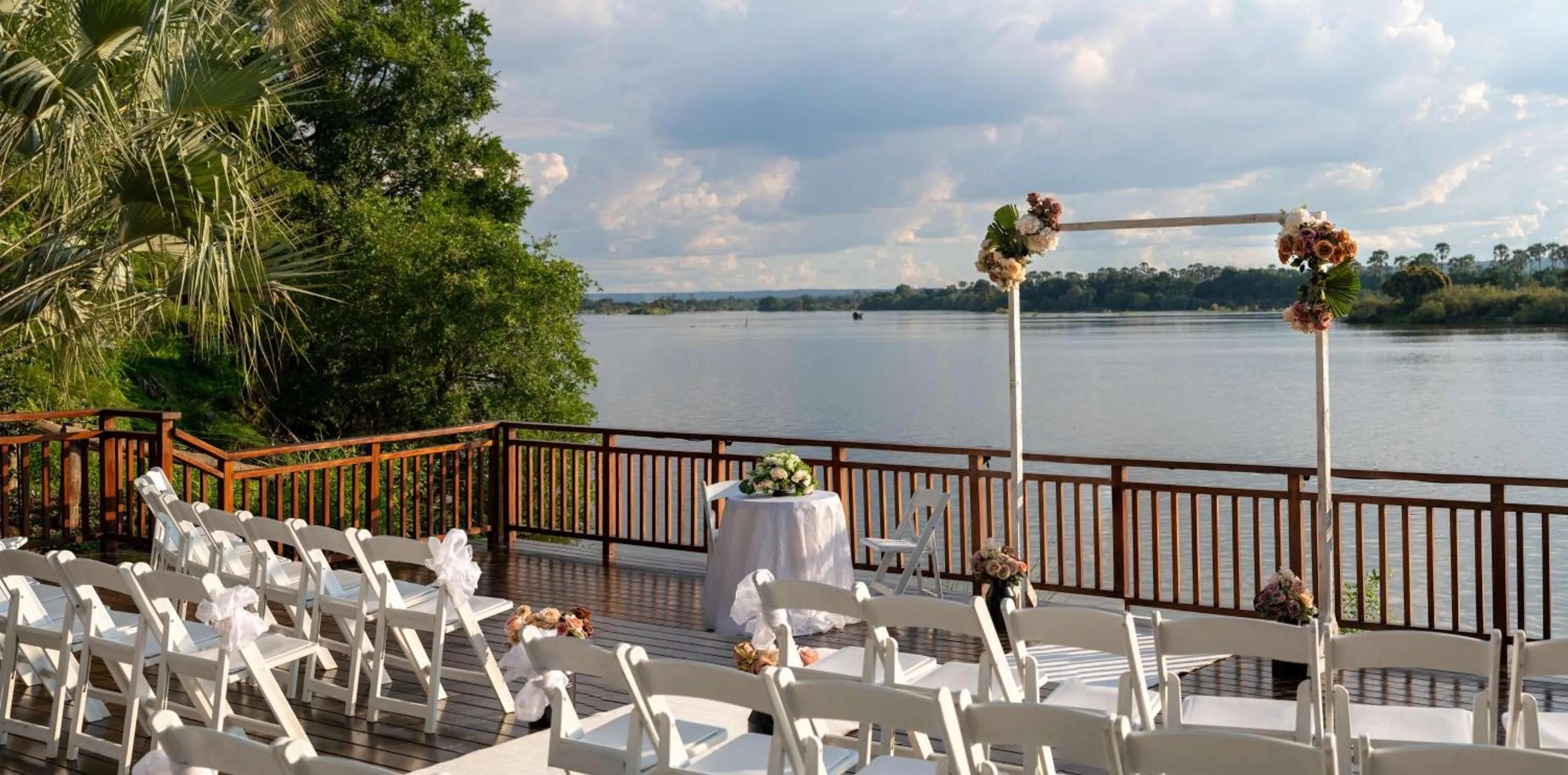 wedding in Radisson Blu Mosi-oa-Tunya Livingstone Resort