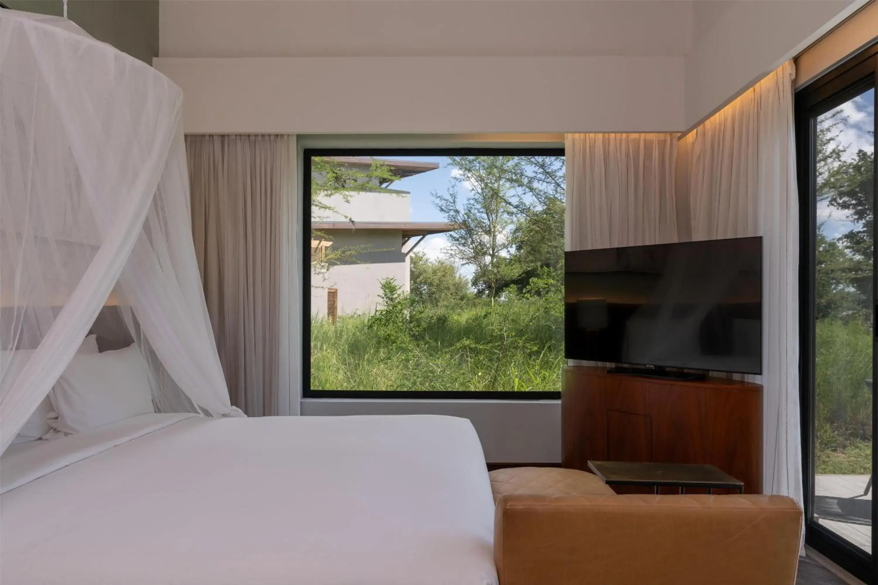 Photo of the whole room, Bed in Radisson Blu Mosi-oa-Tunya Livingstone Resort Photo of the whole room, Bed in Radisson Blu Mosi-oa-Tunya Livingstone Resort