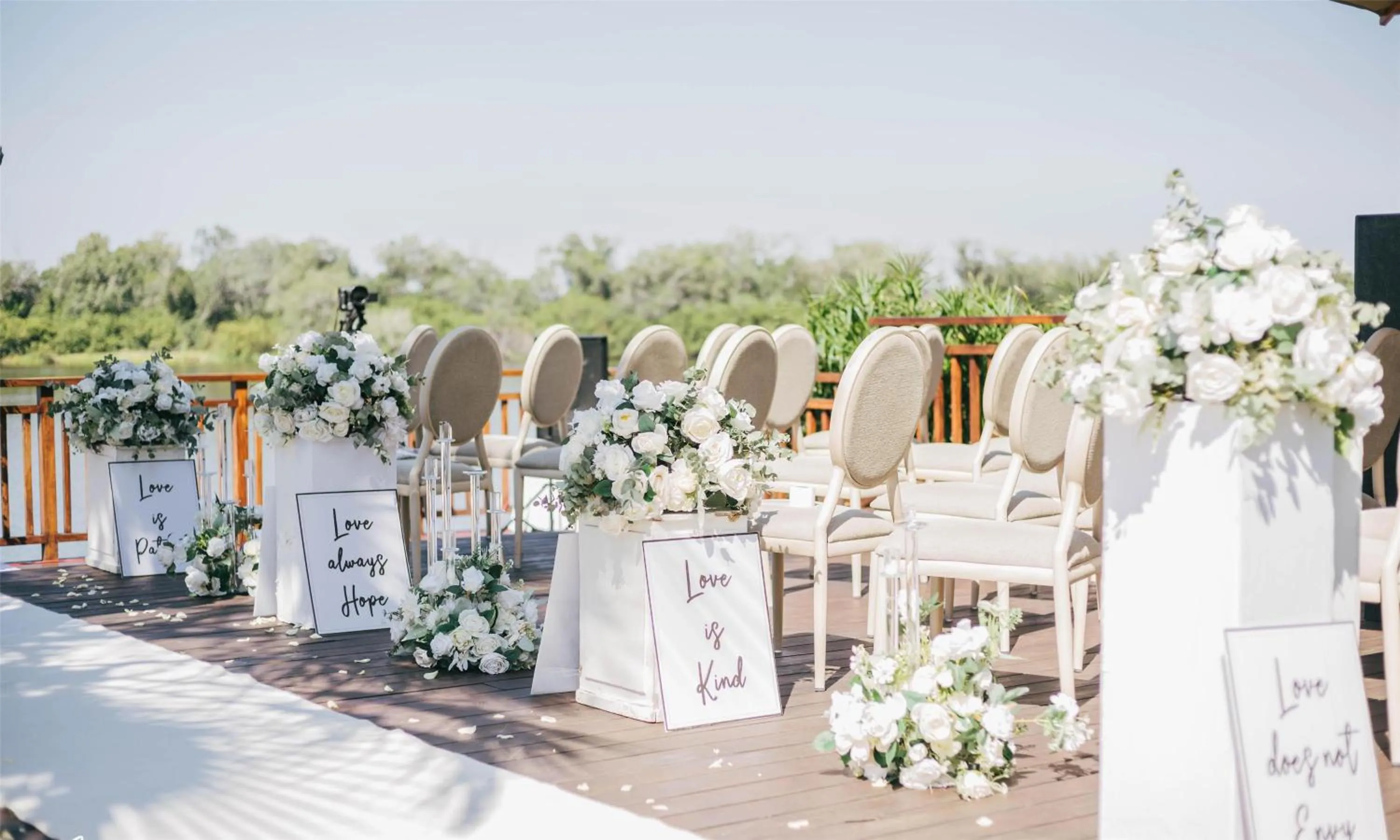 wedding in Radisson Blu Mosi-oa-Tunya Livingstone Resort