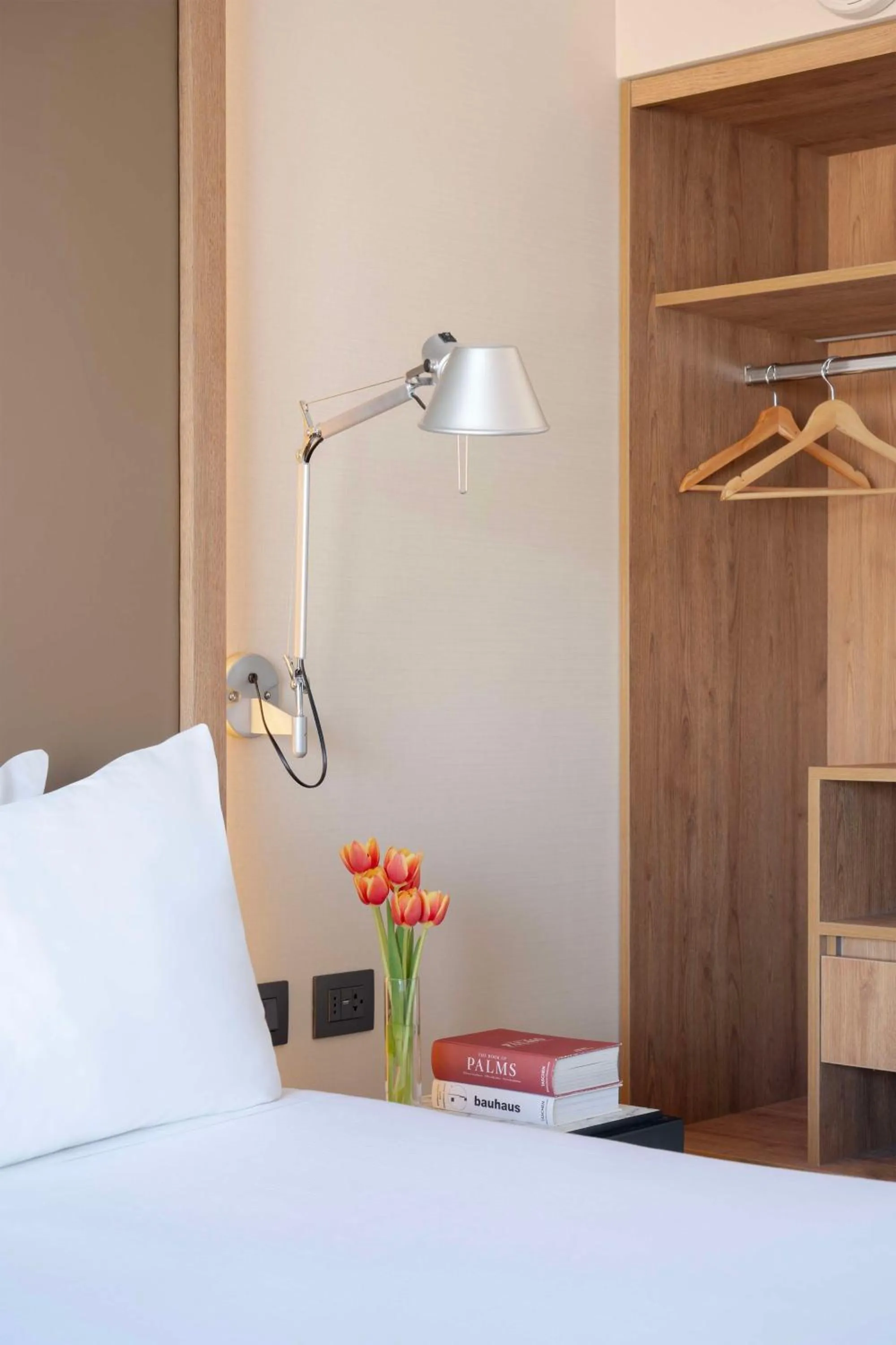 Bedroom, Bed in NH Ciudad de Santiago