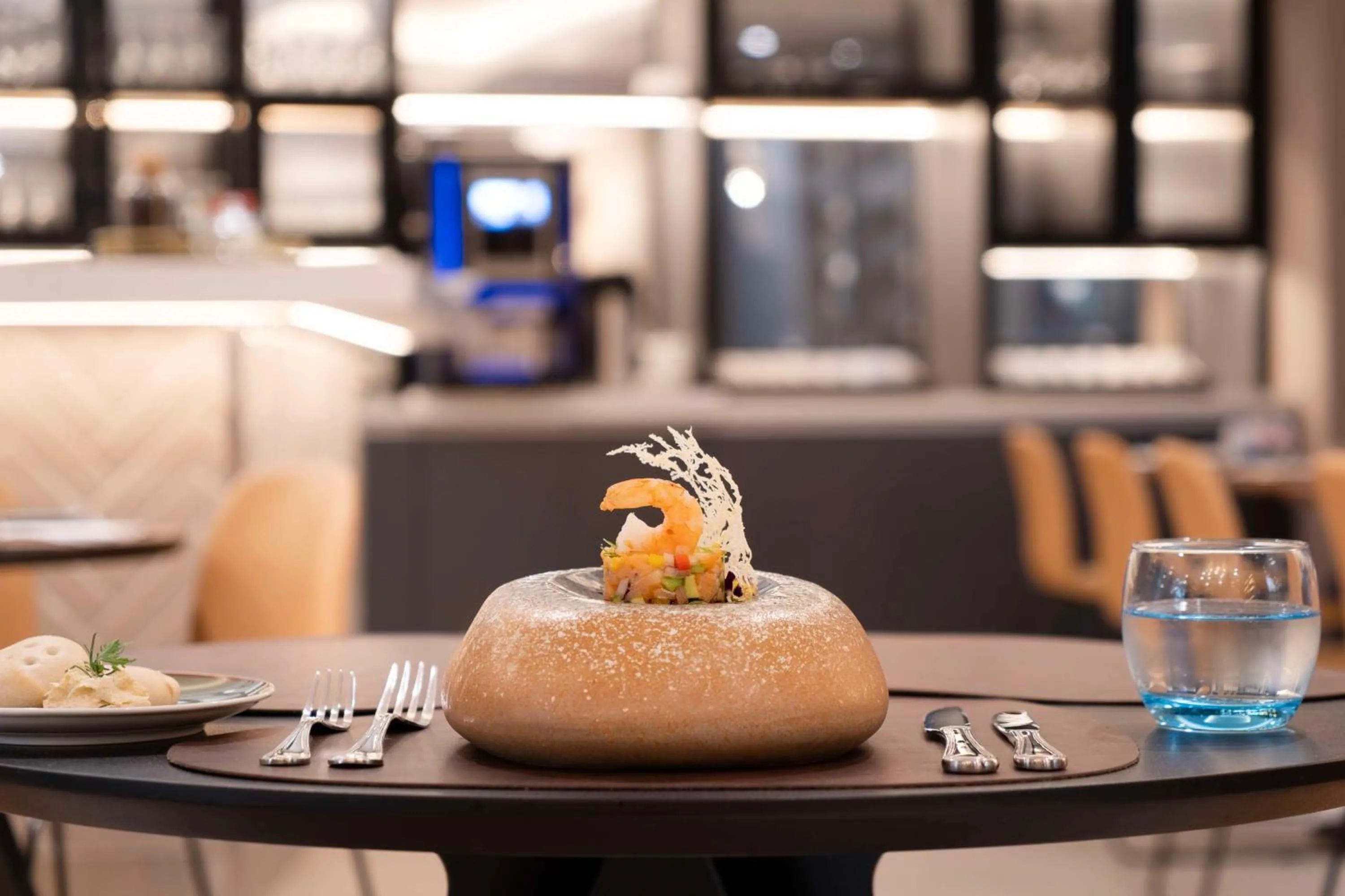 Food and drinks in NH Ciudad de Santiago