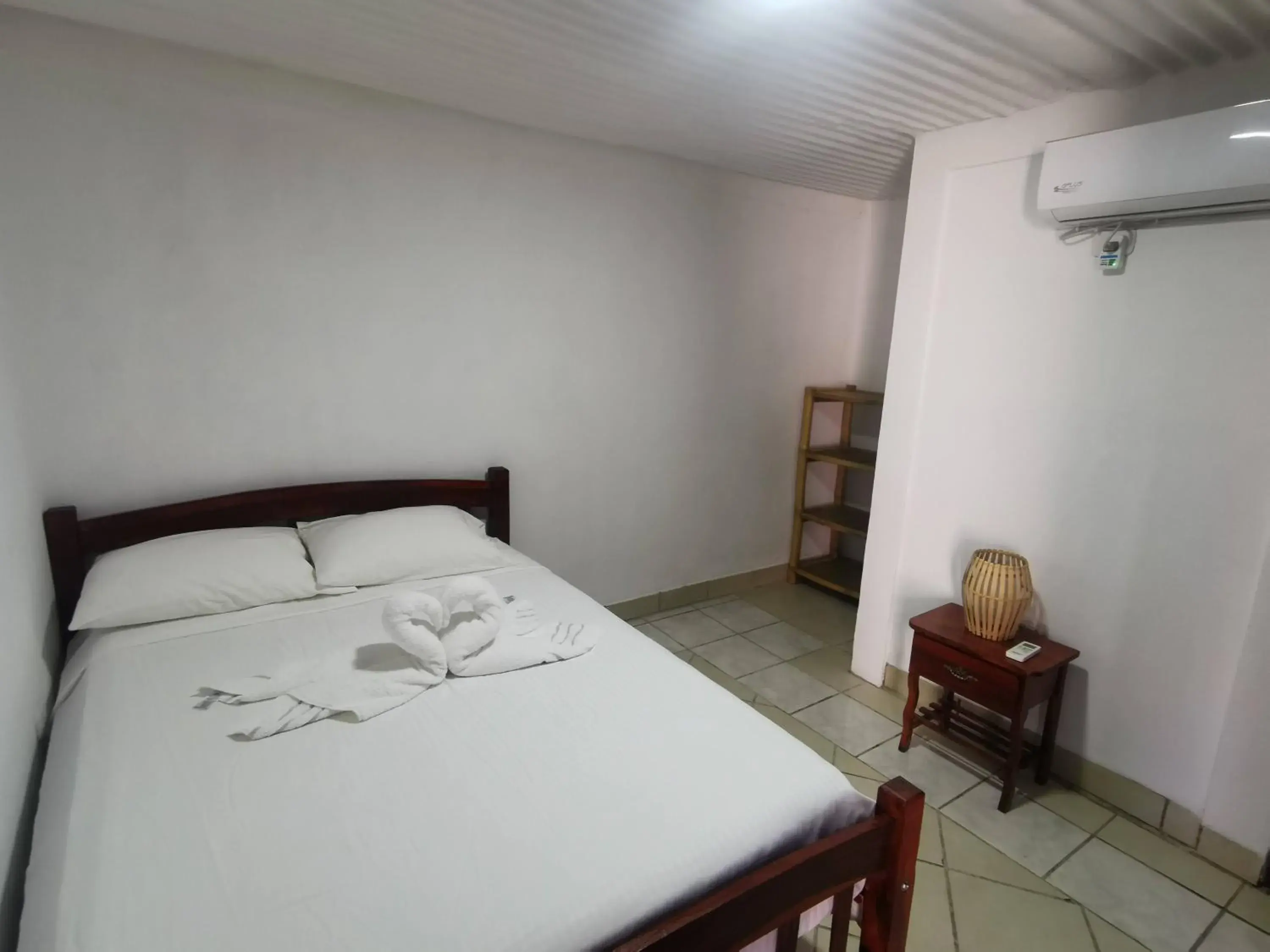 Deluxe Queen Suite - single occupancy in Chale's House Hotel Deluxe Queen Suite - single occupancy in Chale's House Hotel
