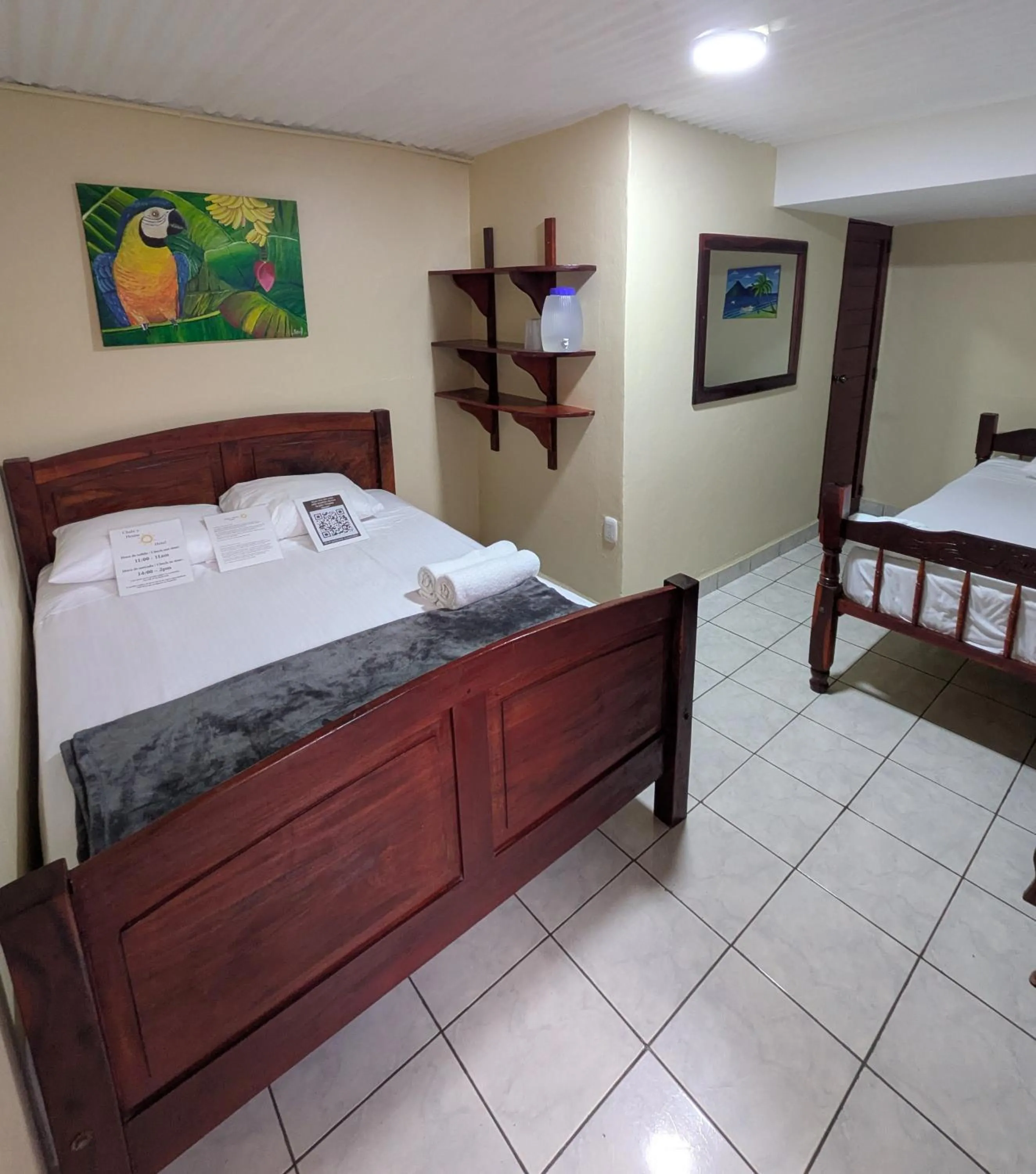 Deluxe Family Room in Chale's House Hotel