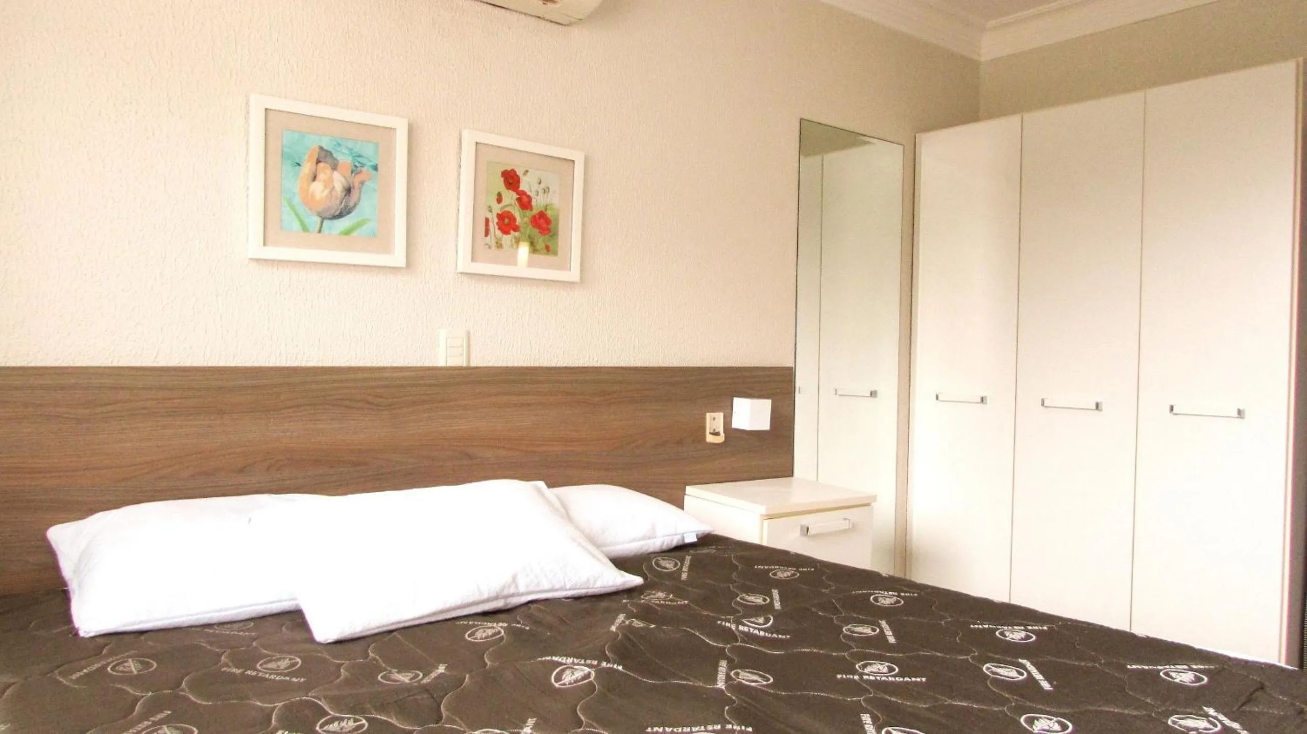 Bedroom, Bed in Bombinhas Summer Beach