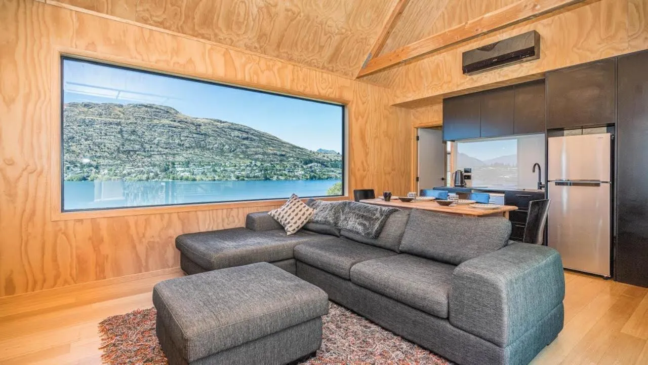 Property building in Picture Perfect - Queenstown Holiday Home