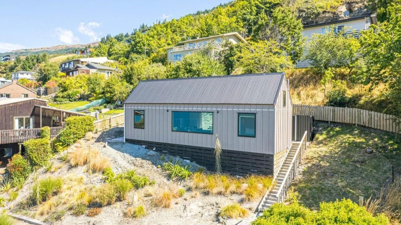 Property building in Picture Perfect - Queenstown Holiday Home