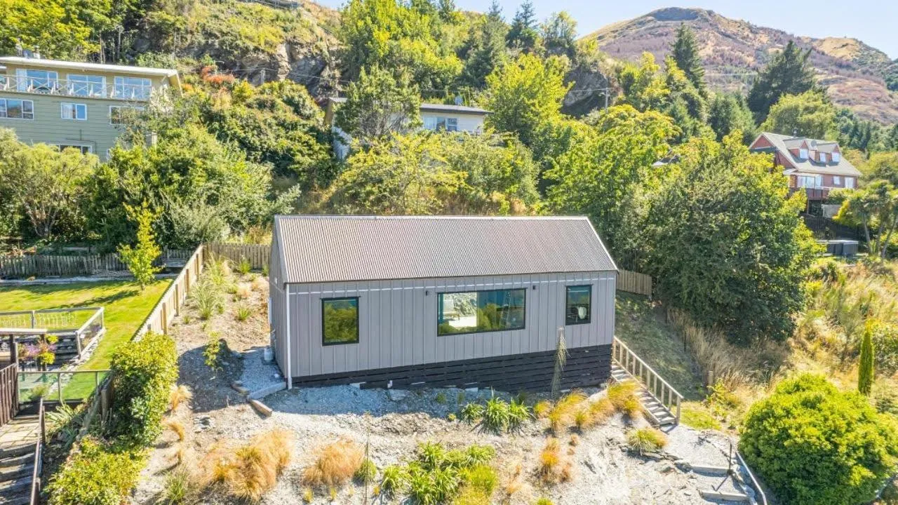 Property building in Picture Perfect - Queenstown Holiday Home