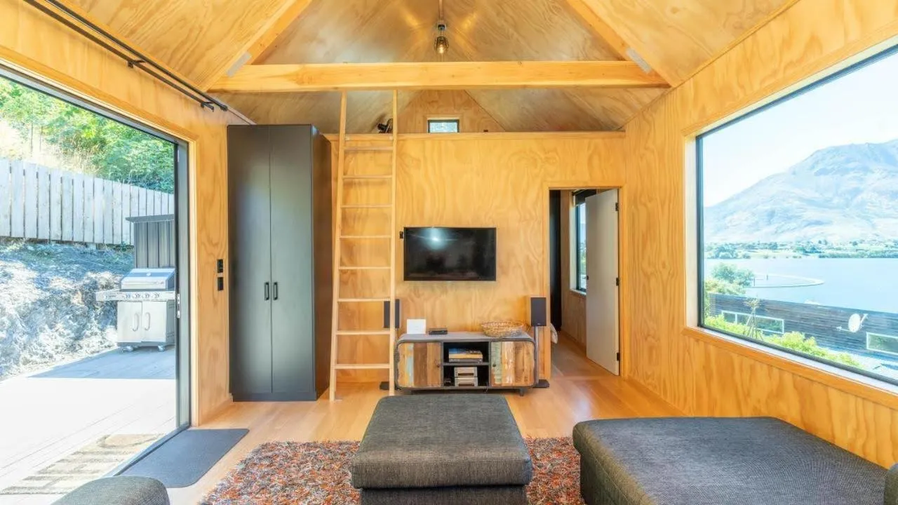 Property building in Picture Perfect - Queenstown Holiday Home