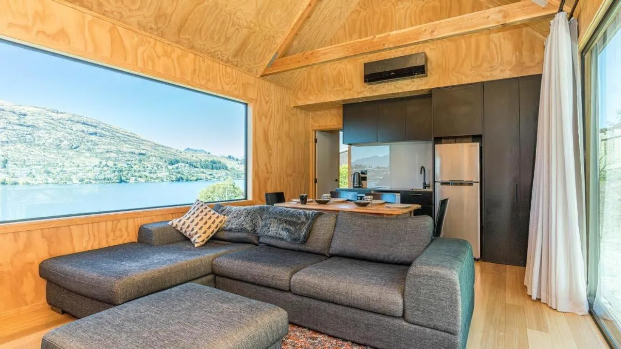 Property building in Picture Perfect - Queenstown Holiday Home