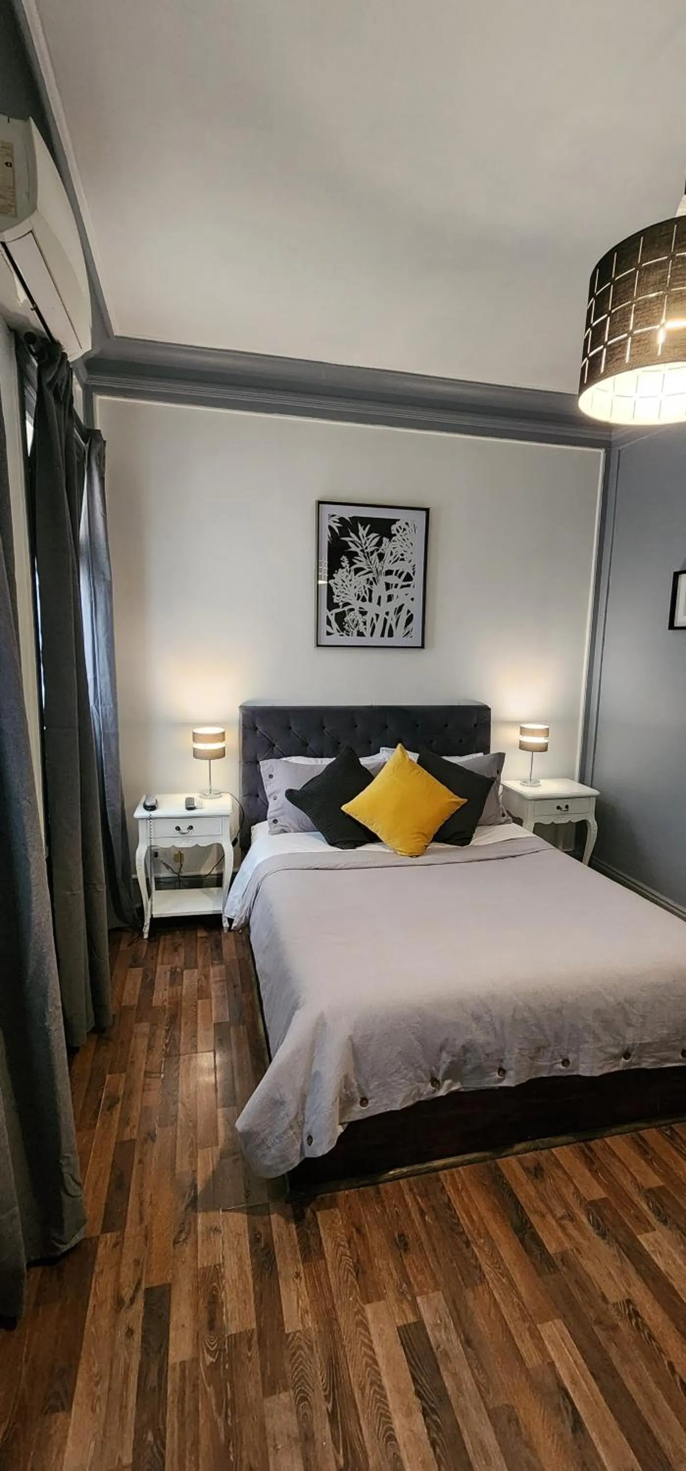 Bed in Hotel Voila Londres