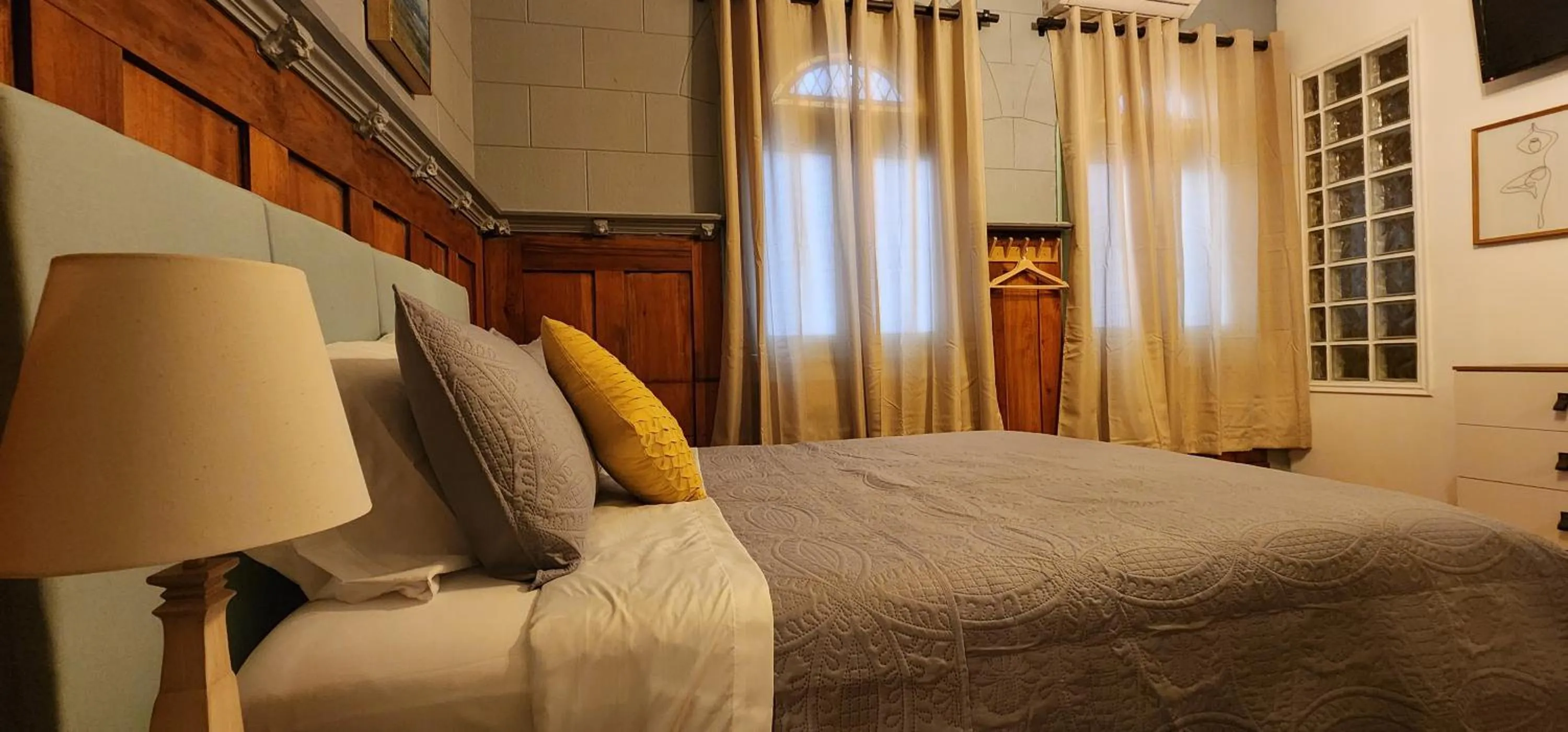 Bed in Hotel Voila Londres