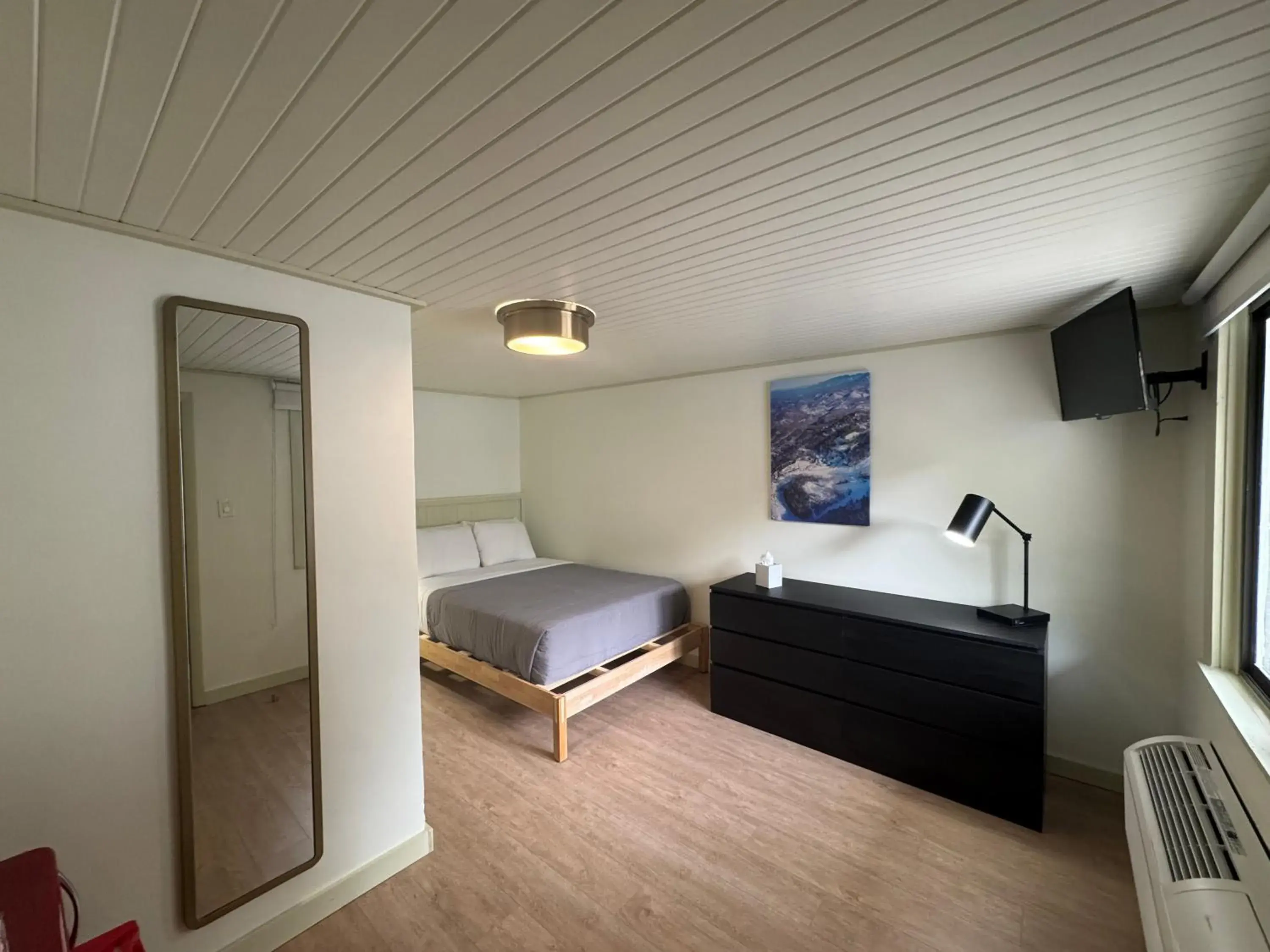 Photo of the whole room, Bed in Ski Mountain Lodge Photo of the whole room, Bed in Ski Mountain Lodge