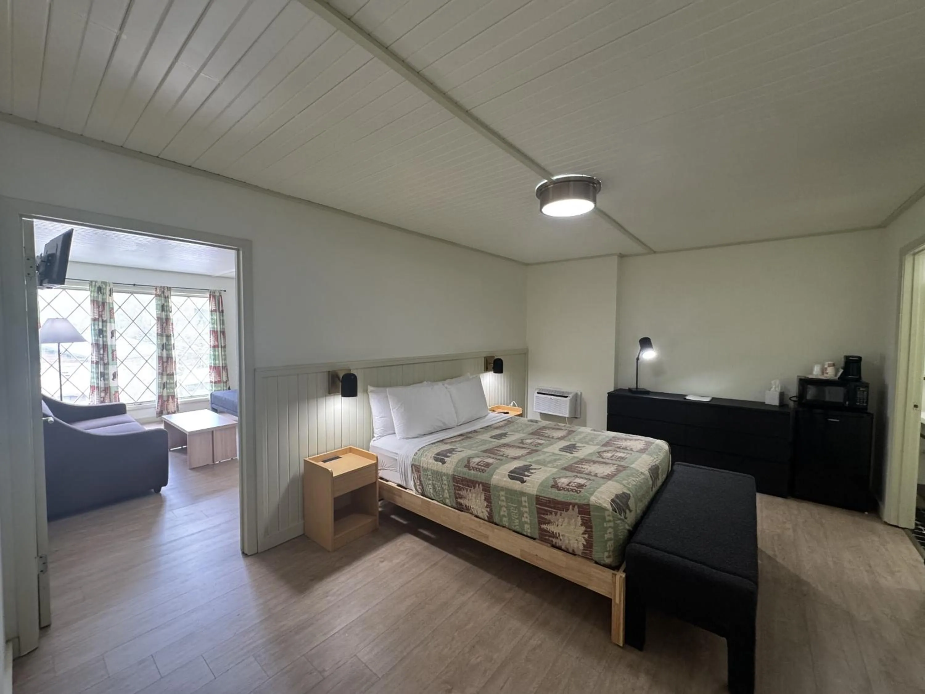 Bedroom, Bed in Ski Mountain Lodge