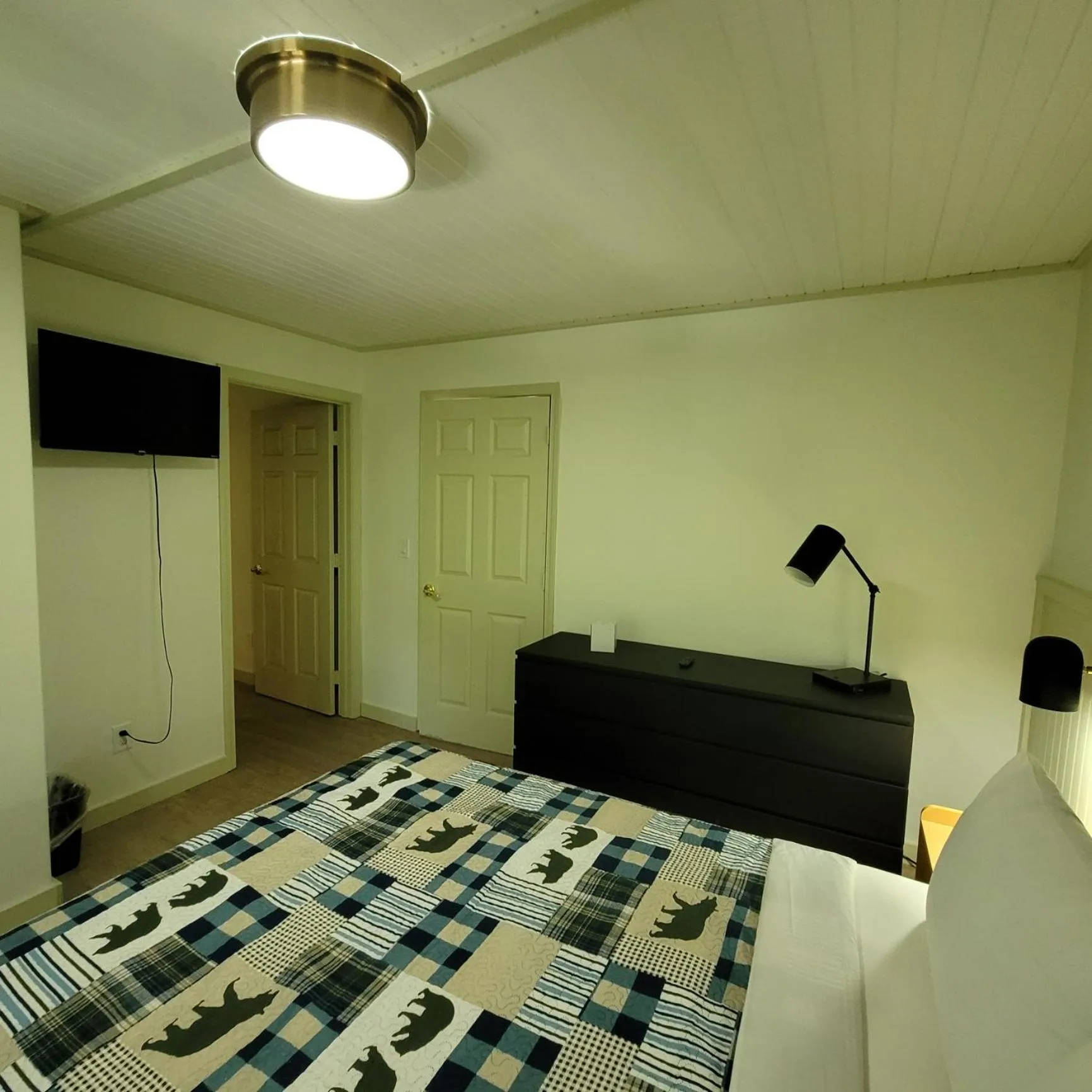 Bedroom, Bed in Ski Mountain Lodge