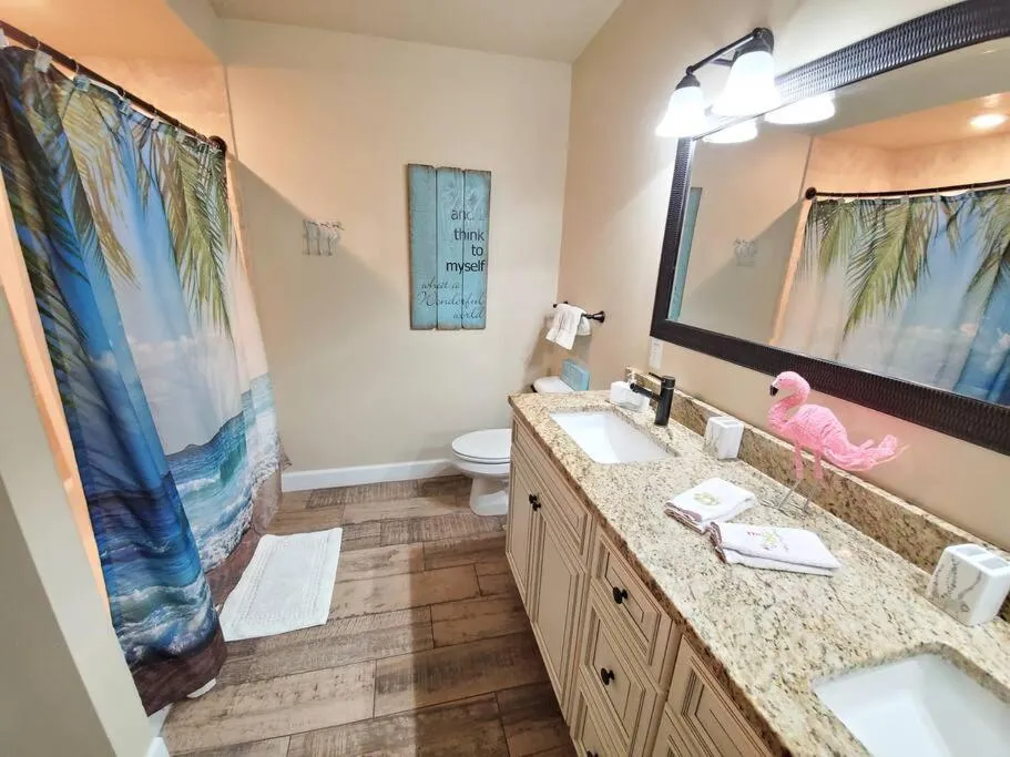 Bahamian Cottage - Heated Pool Walk to the Beach