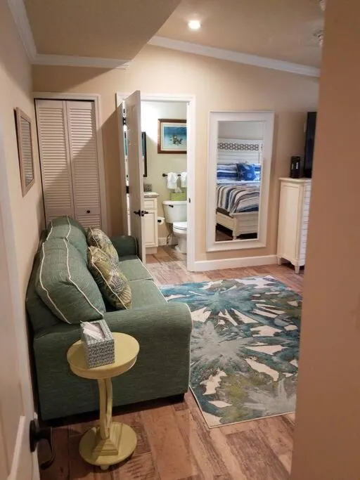 Bahamian Cottage - Heated Pool Walk to the Beach