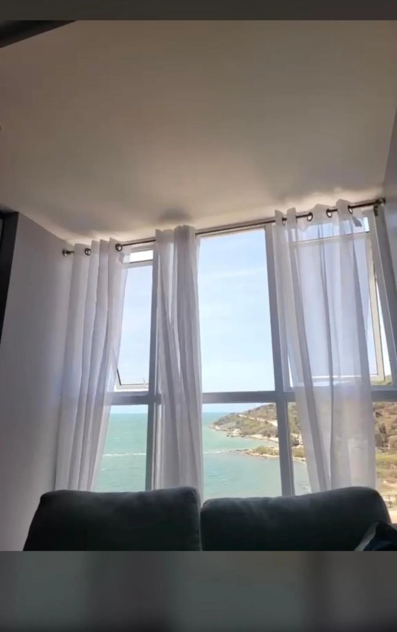 Large Luxurious Beach Front at Bayfront Villa