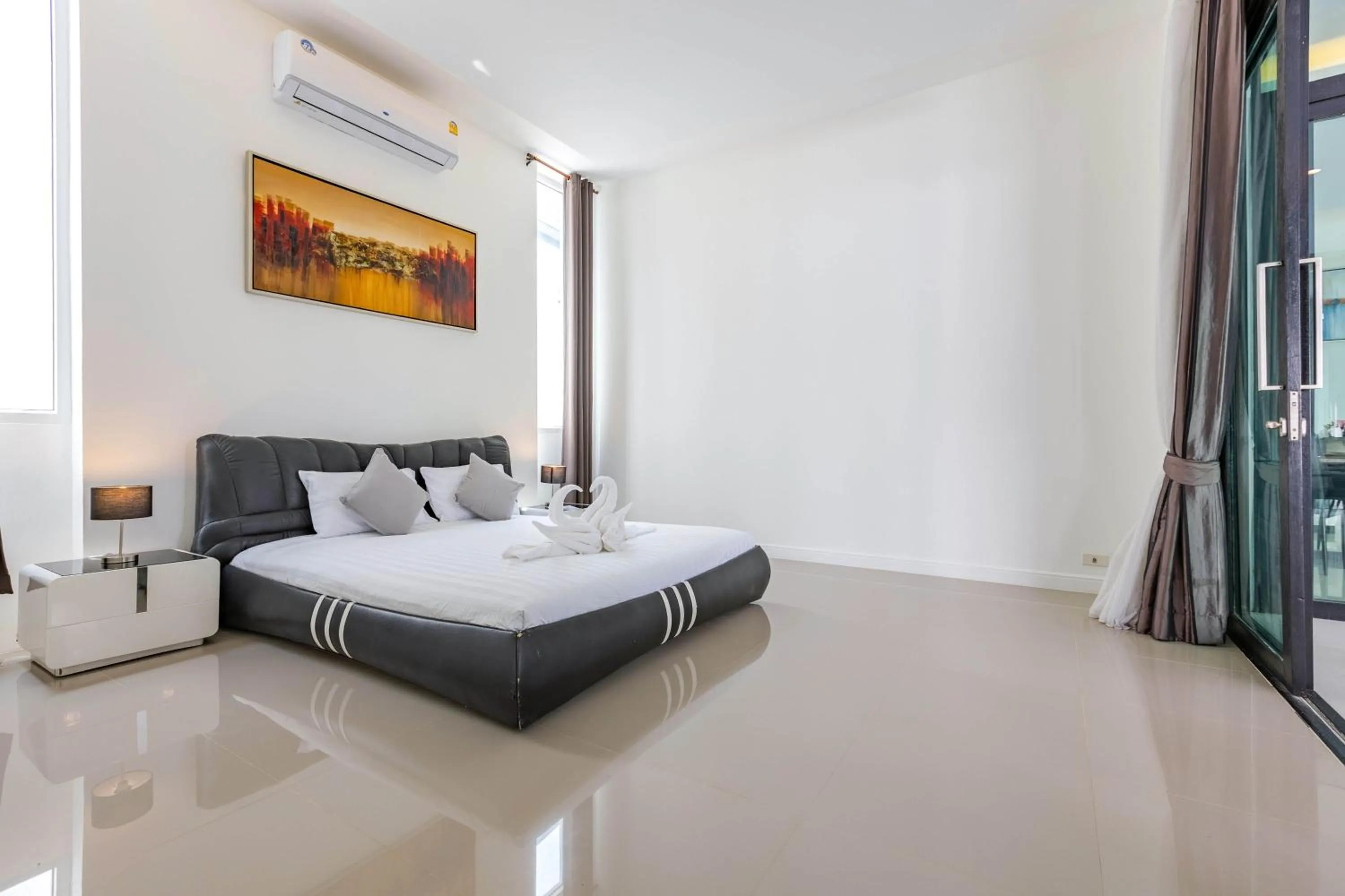 Bed in 3 Bedroom Pool Villa BL2
