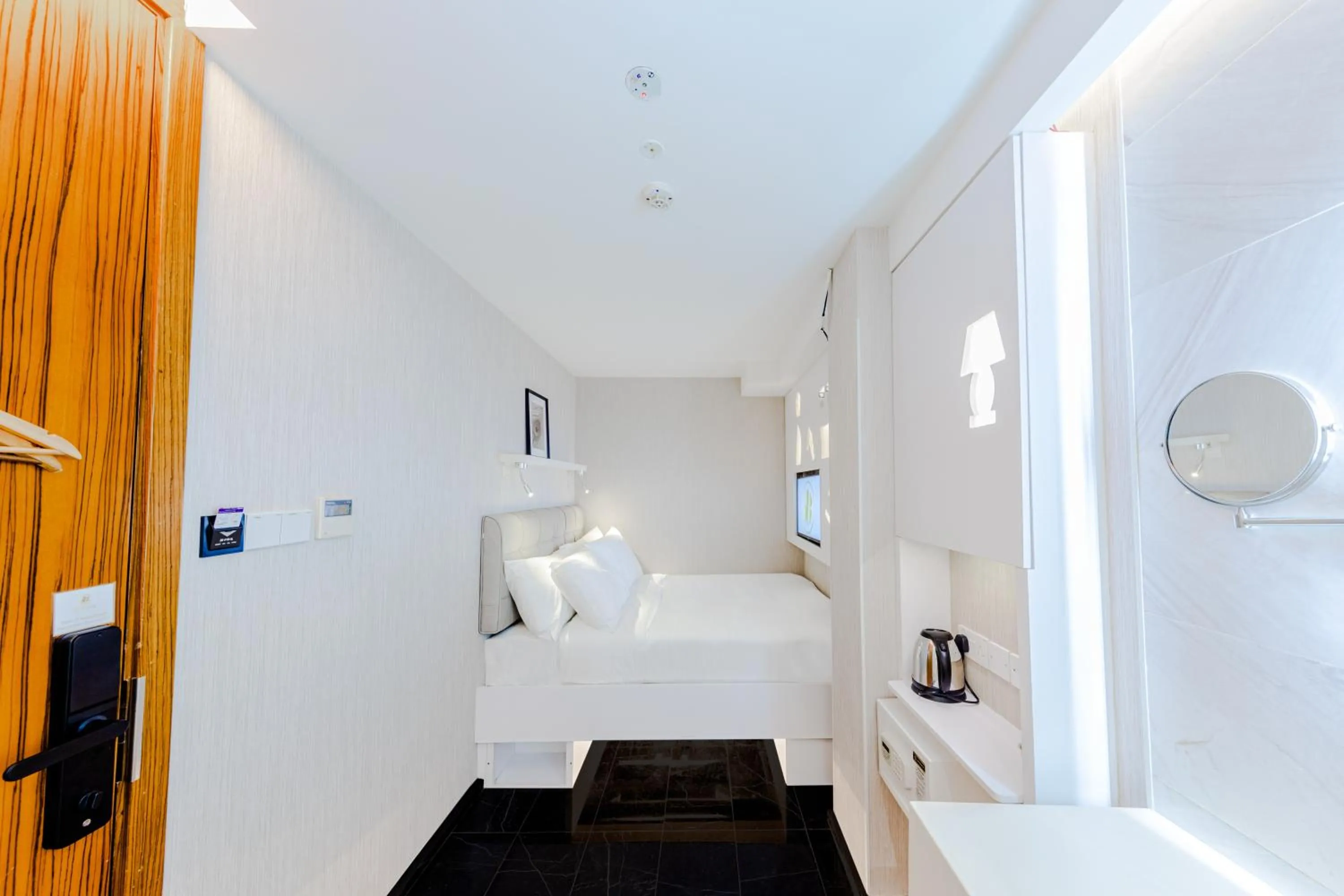 Standard Double Room (No window) in D'Nova Hotel Bugis