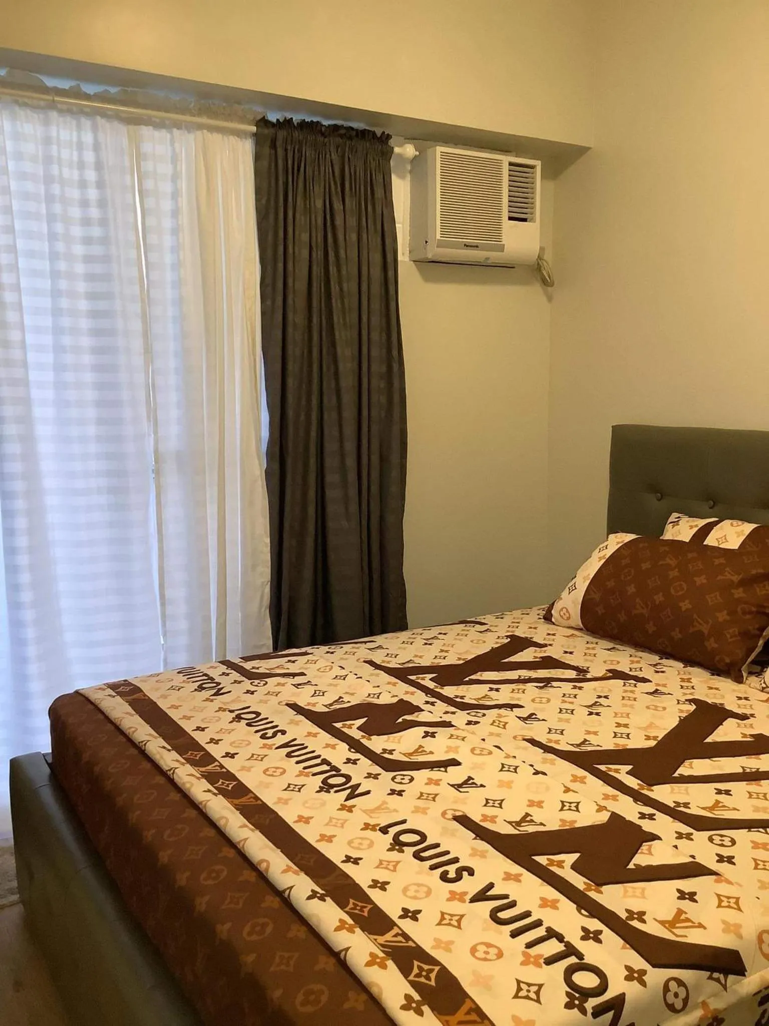 Bed in Verdon Parc Condominium