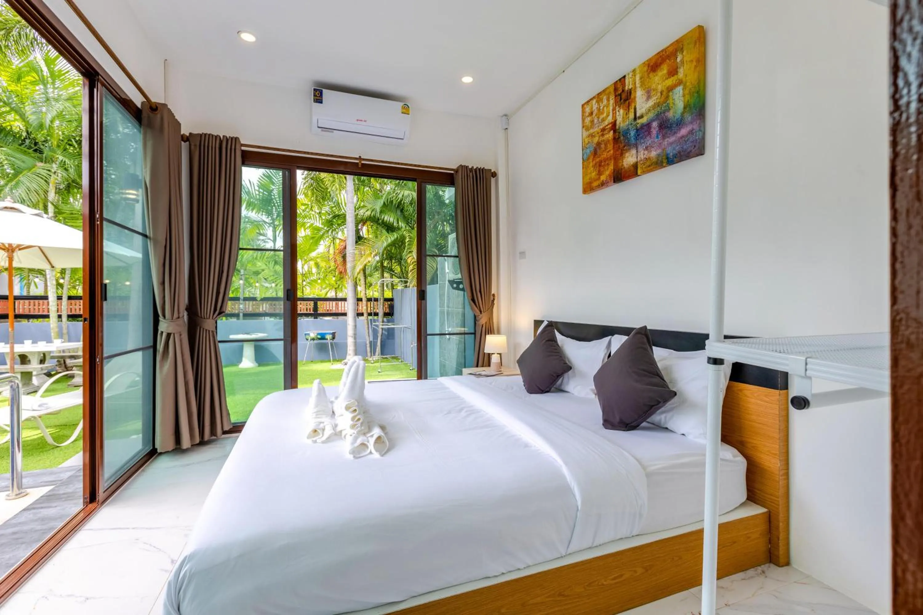 Bed in 4 Bedroom Modern Pool Villa BL10