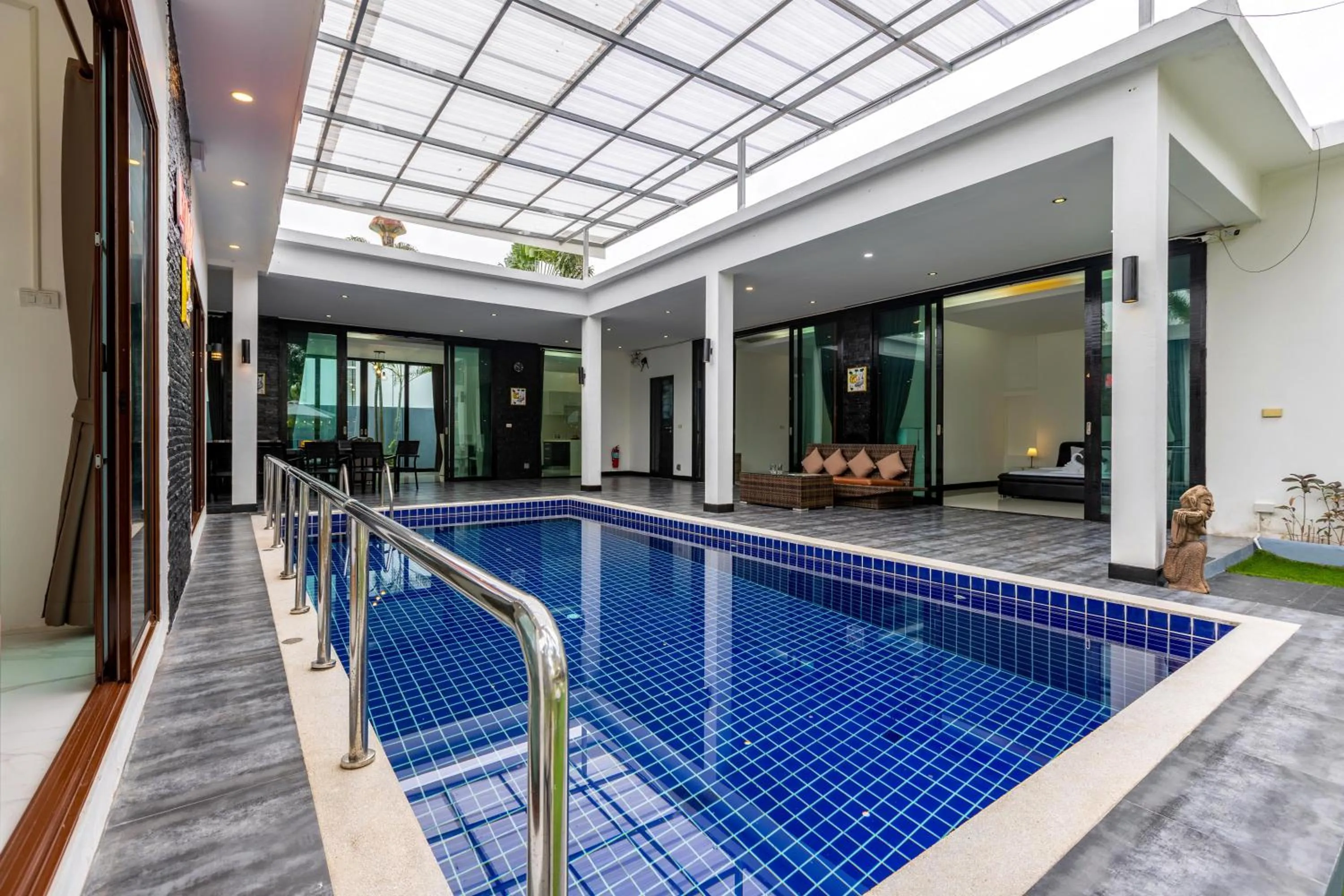 4 Bedroom Modern Pool Villa BL10