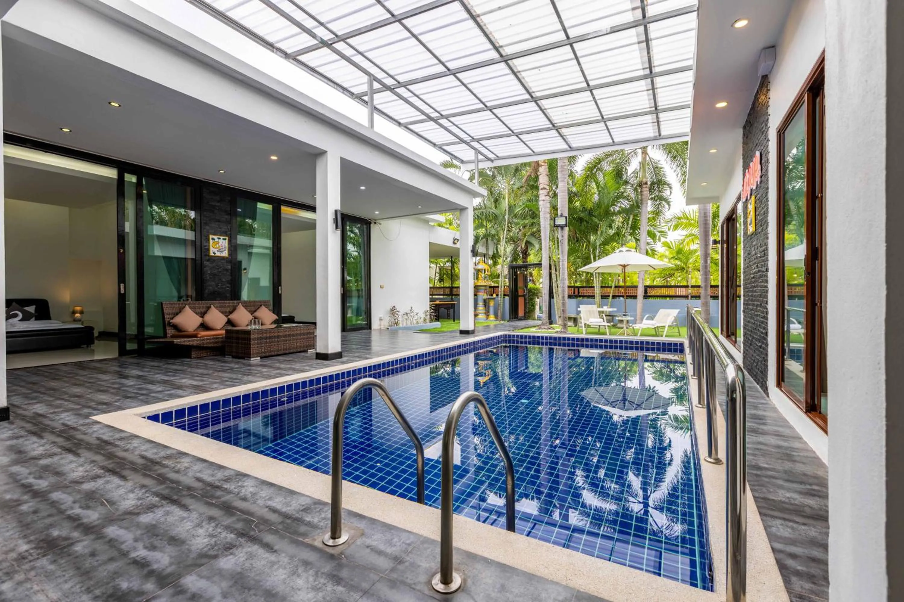 4 Bedroom Modern Pool Villa BL10