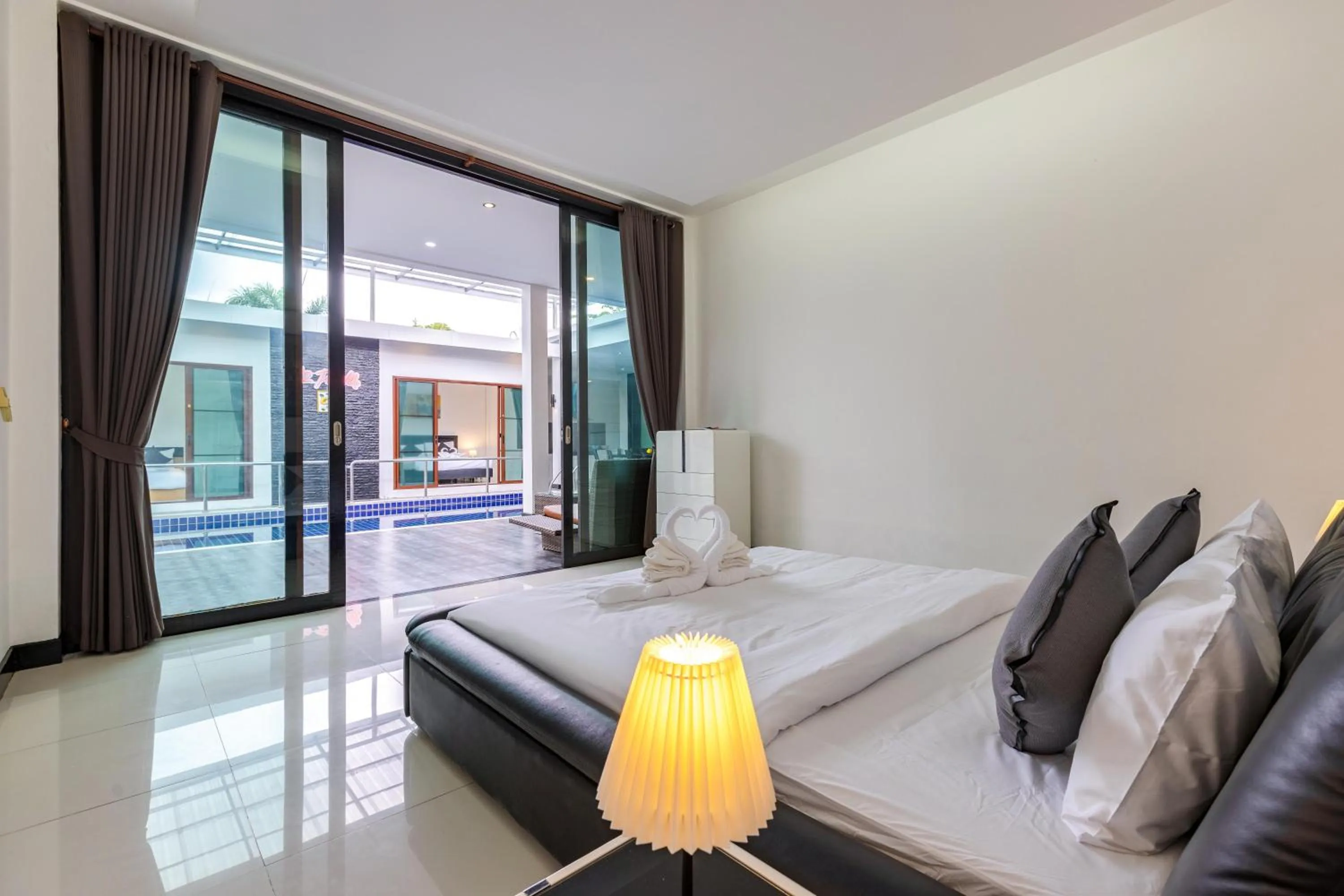 Bed in 4 Bedroom Modern Pool Villa BL10