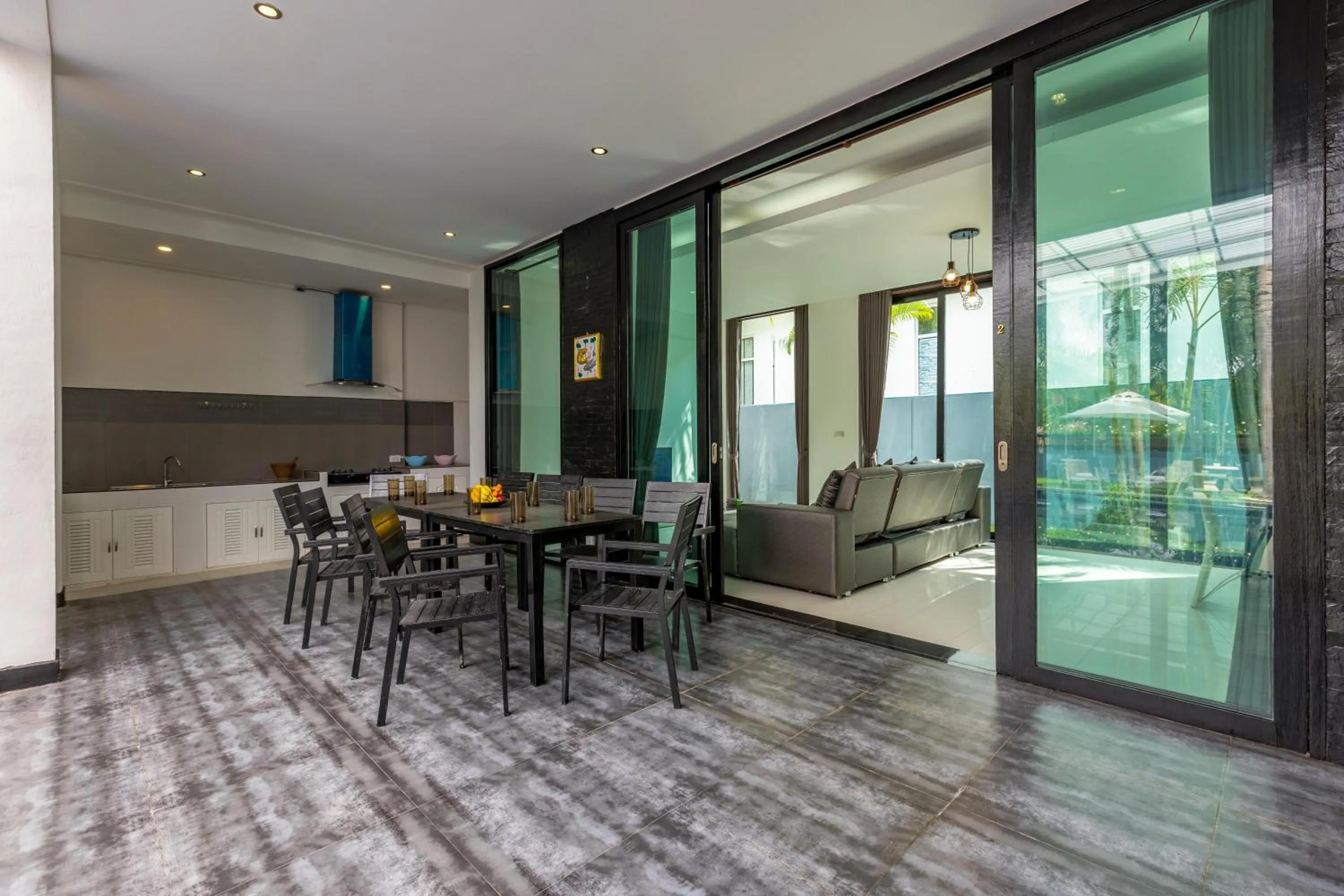 4 Bedroom Modern Pool Villa BL10