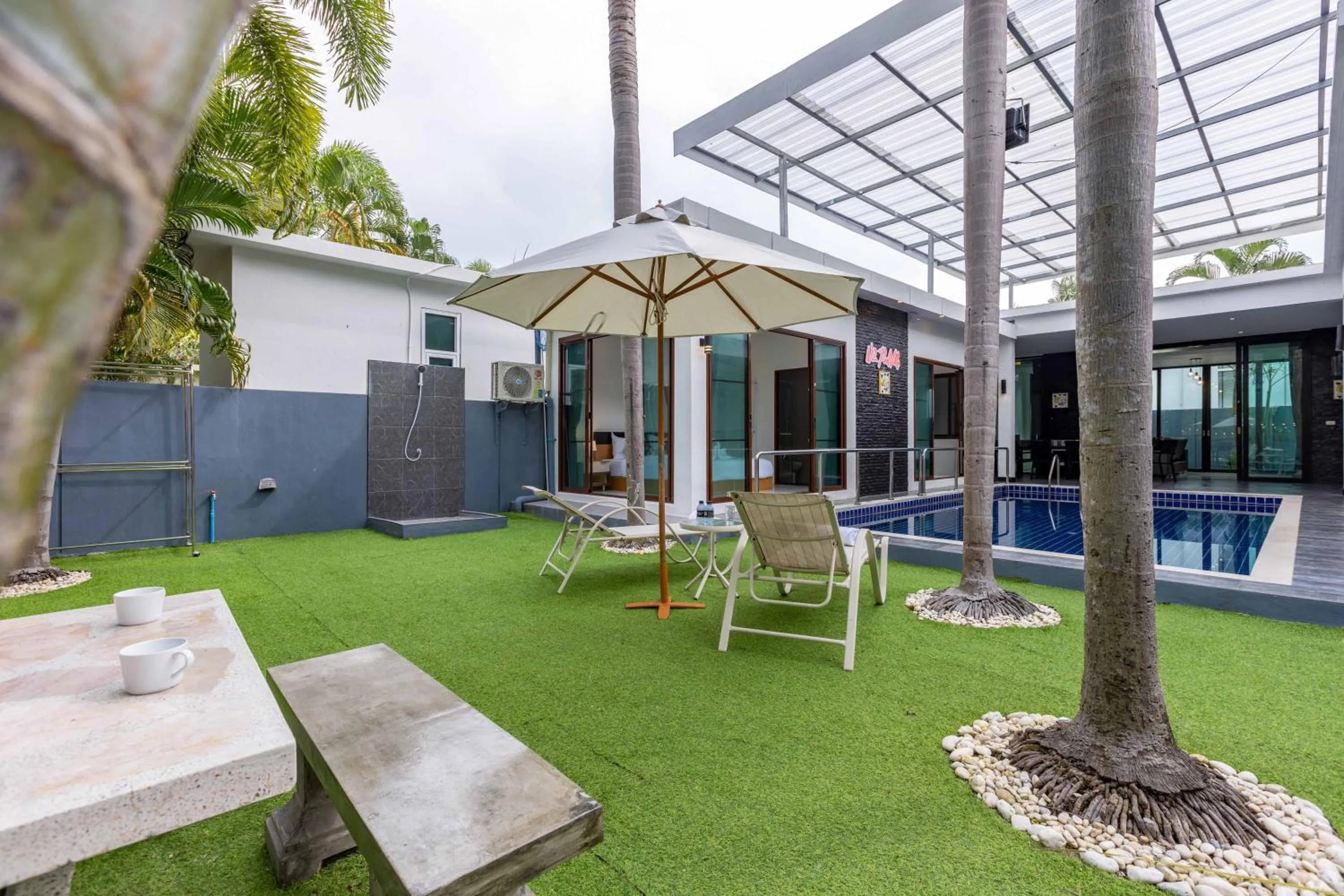 4 Bedroom Modern Pool Villa BL10