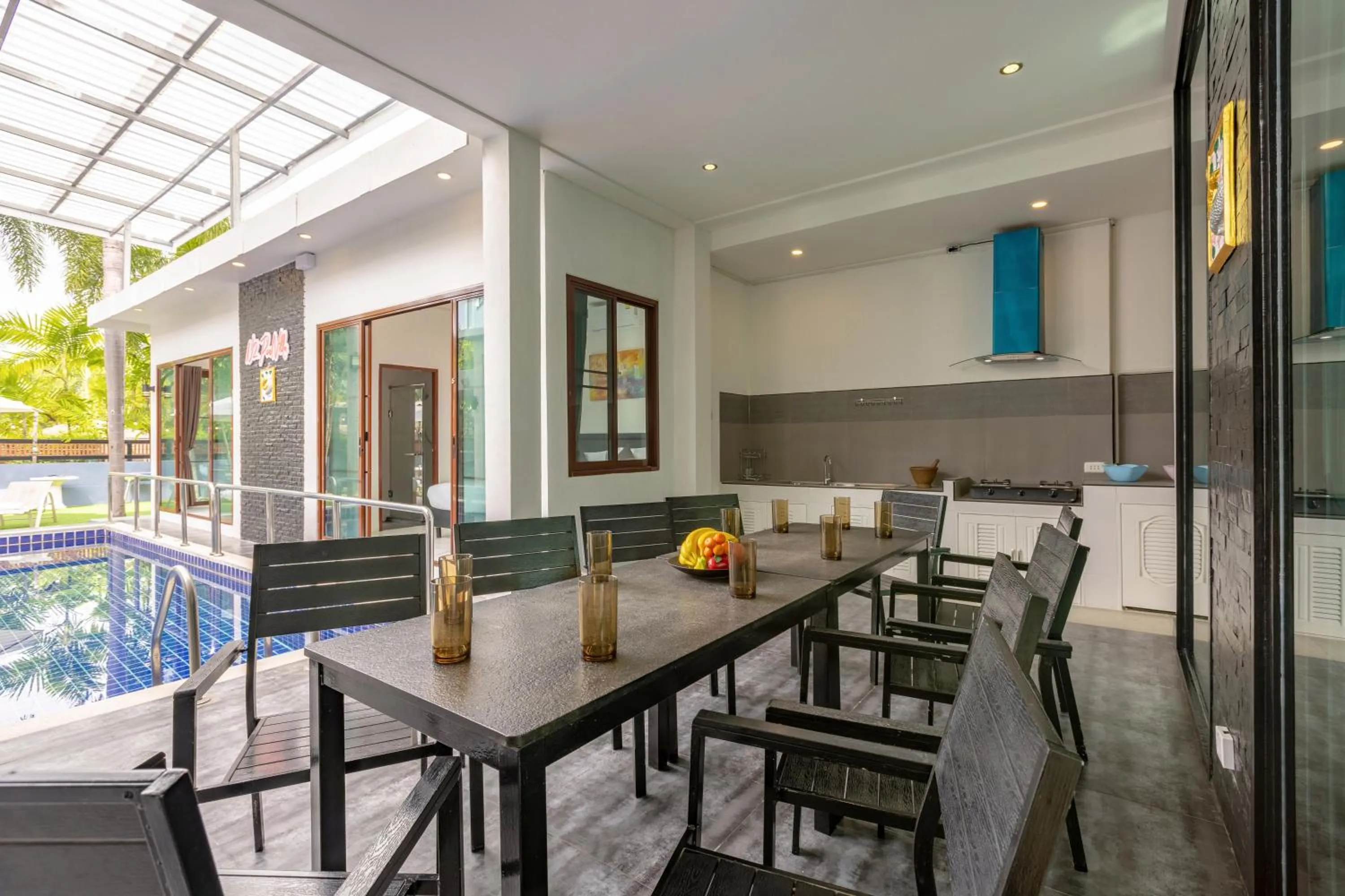 4 Bedroom Modern Pool Villa BL10