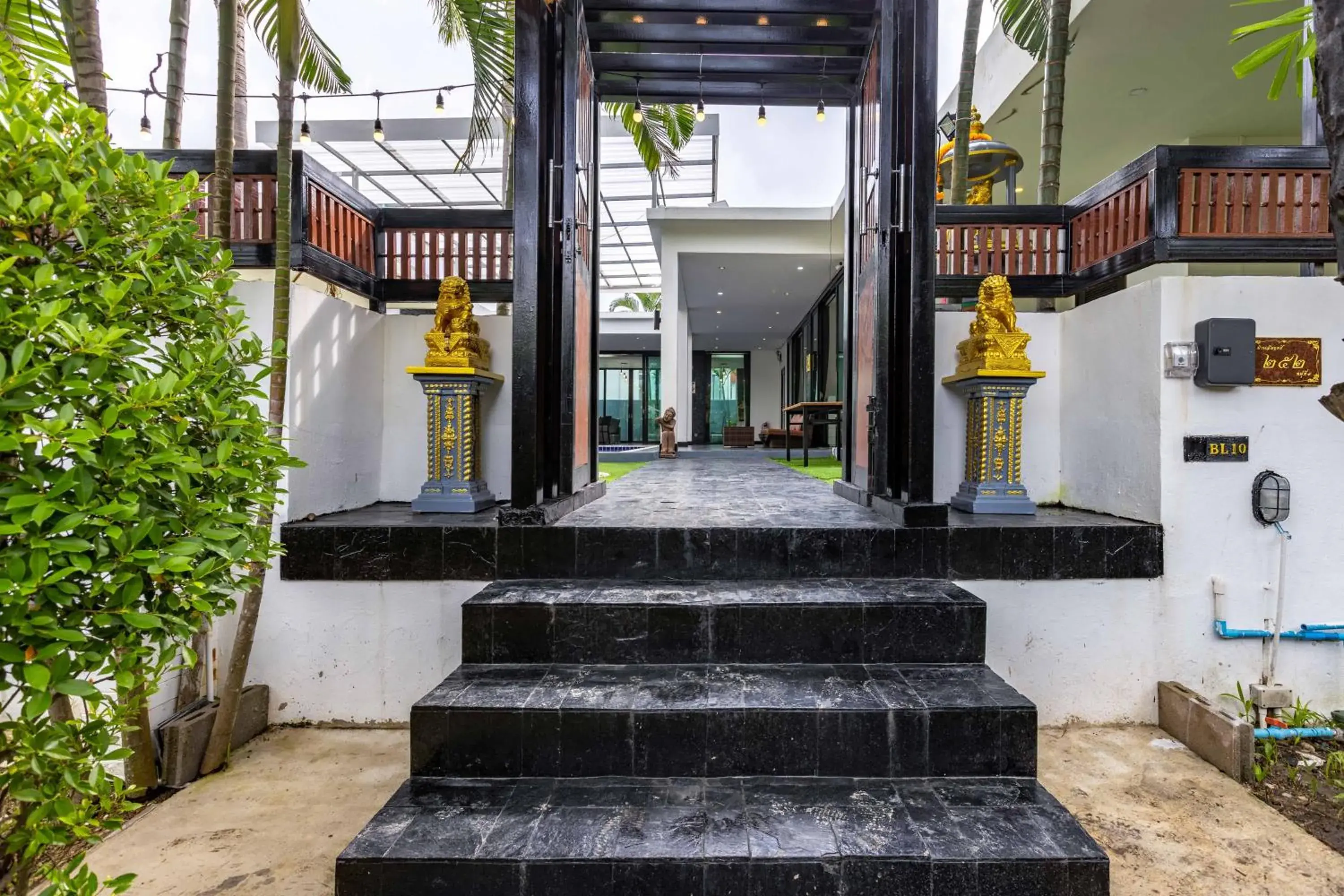 4 Bedroom Modern Pool Villa BL10 4 Bedroom Modern Pool Villa BL10