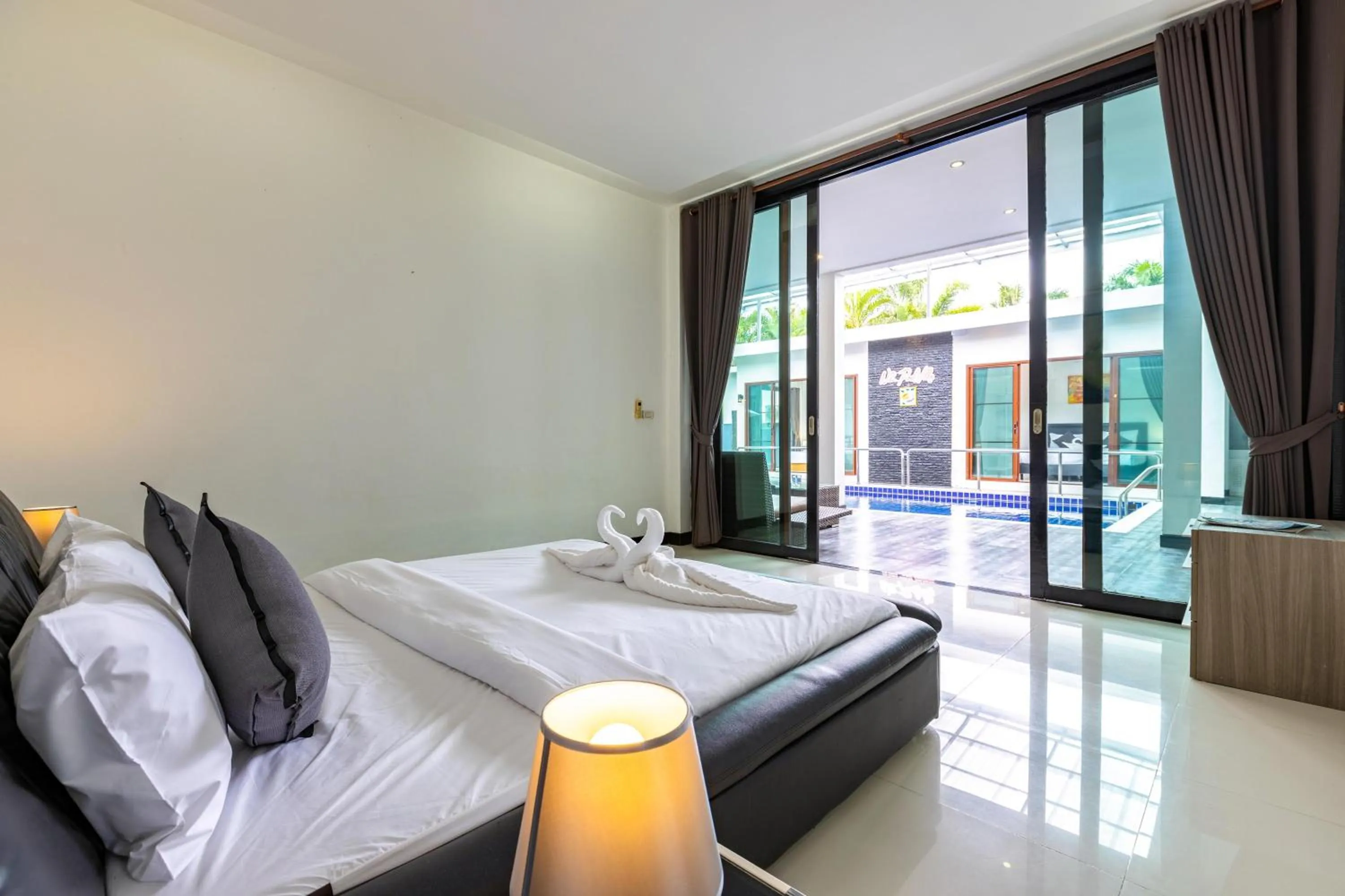 Bed in 4 Bedroom Modern Pool Villa BL10