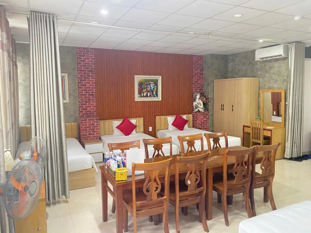 Seating area in Moon Hotel Cau Giay