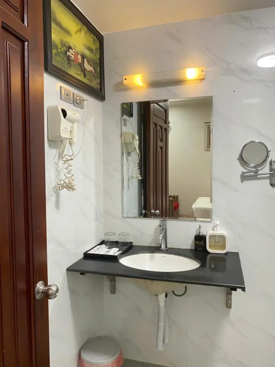 Standard Double Room in Moon Hotel Cau Giay Standard Double Room in Moon Hotel Cau Giay