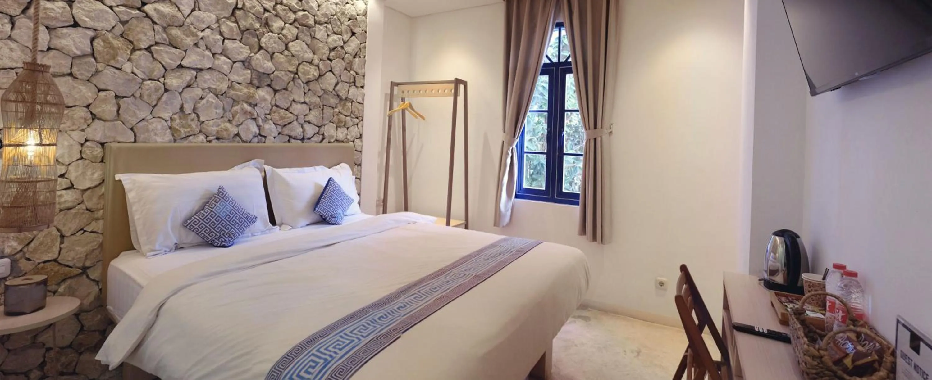 Bed in Little Mykonos