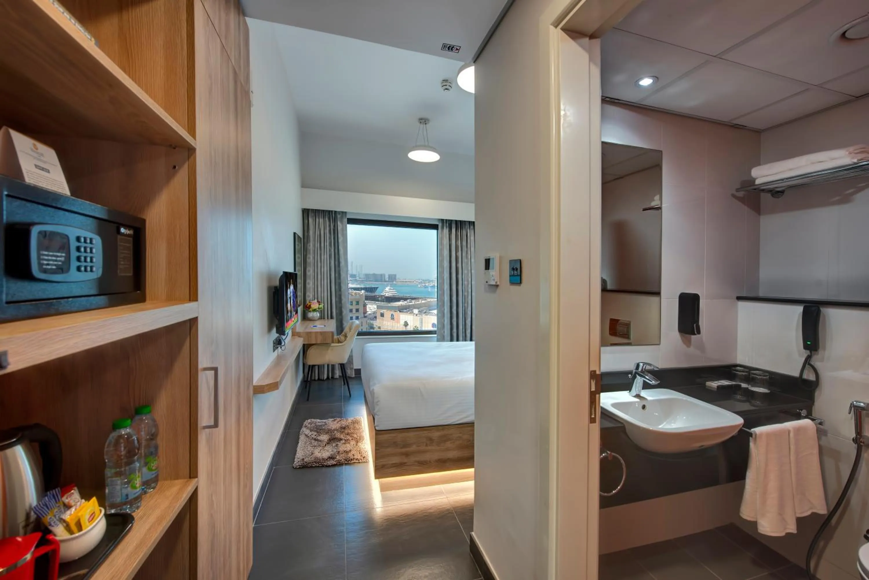 Photo of the whole room in Wescott Hotel