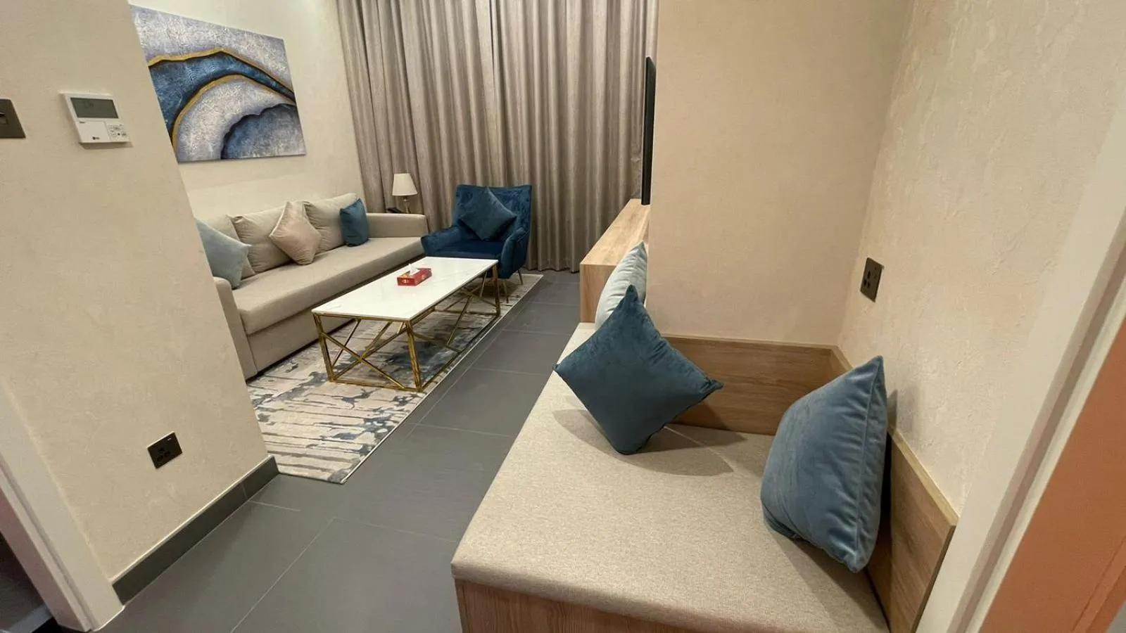 Seating area, Bed in Wescott Hotel