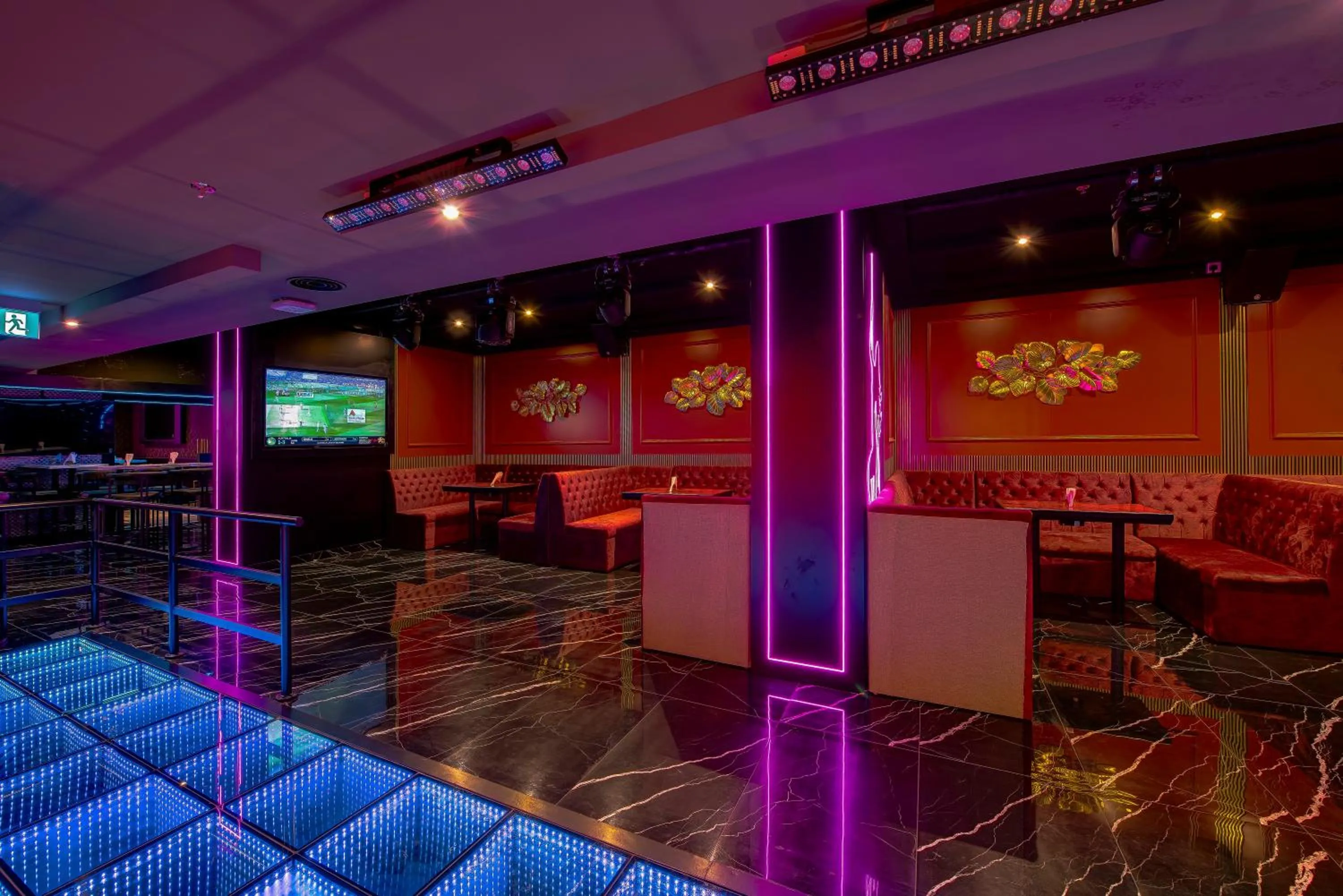 Nightclub / DJ in Wescott Hotel