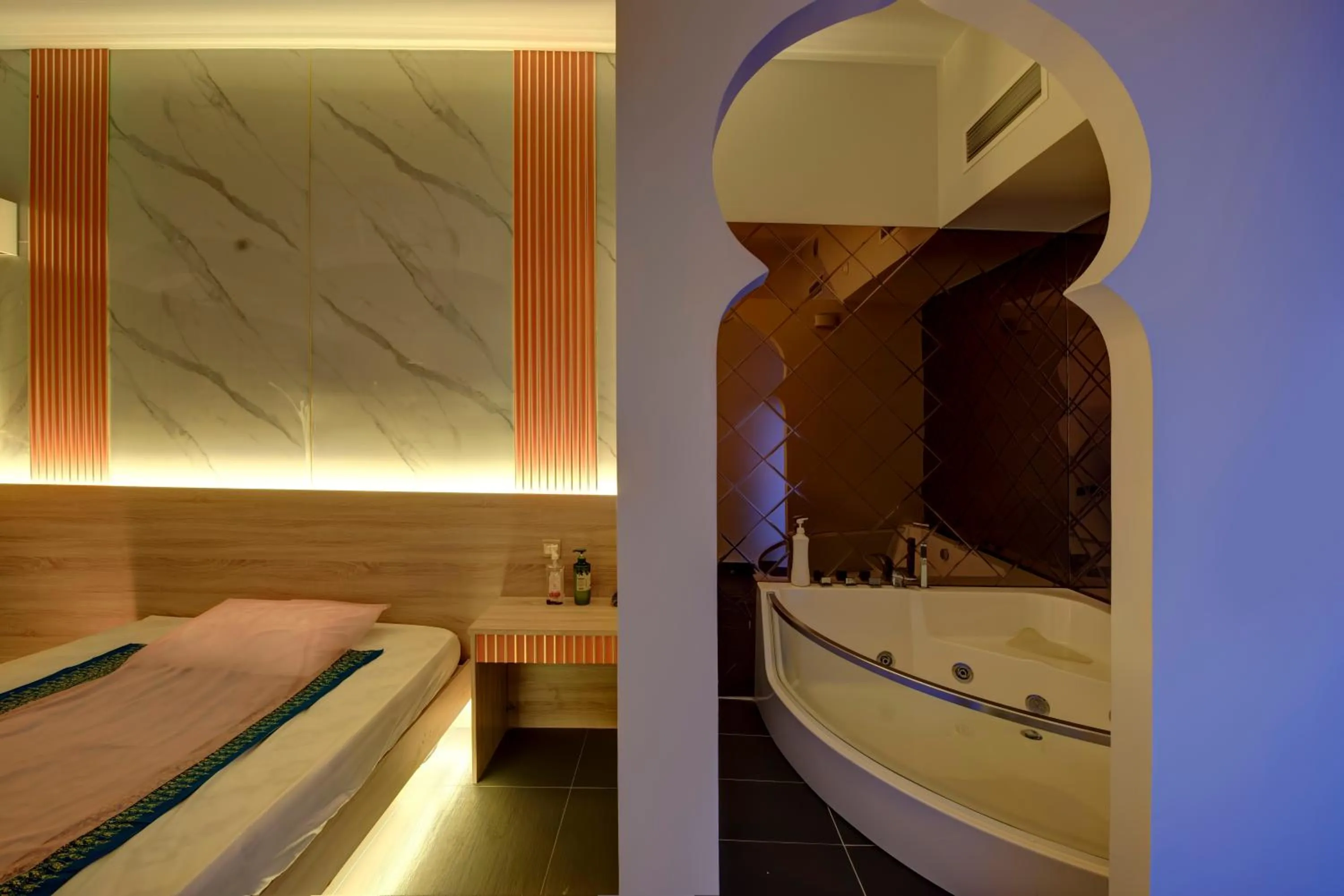 Bath, Bed in Wescott Hotel