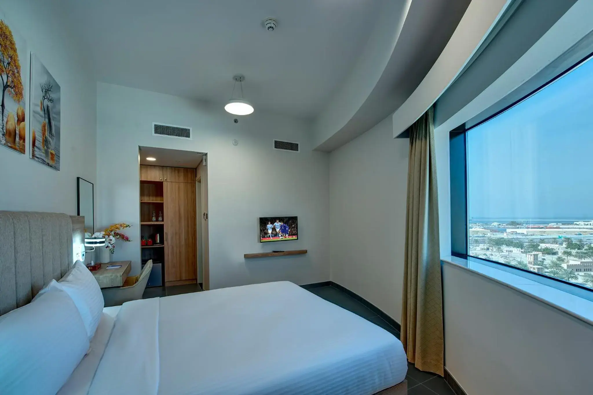 View (from property/room), Bed in Wescott Hotel View (from property/room), Bed in Wescott Hotel