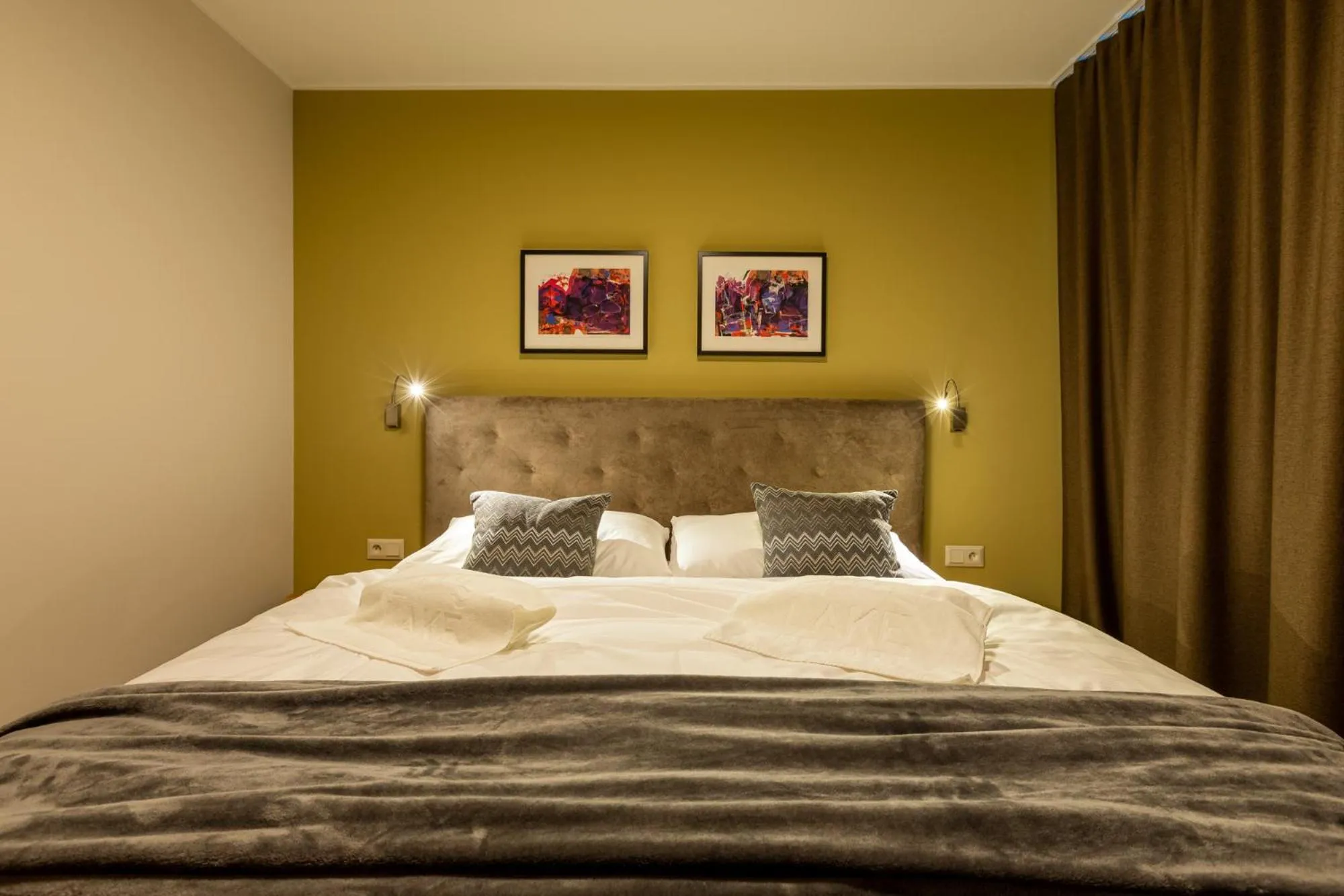 Bedroom, Bed in APLEND Lake Resort