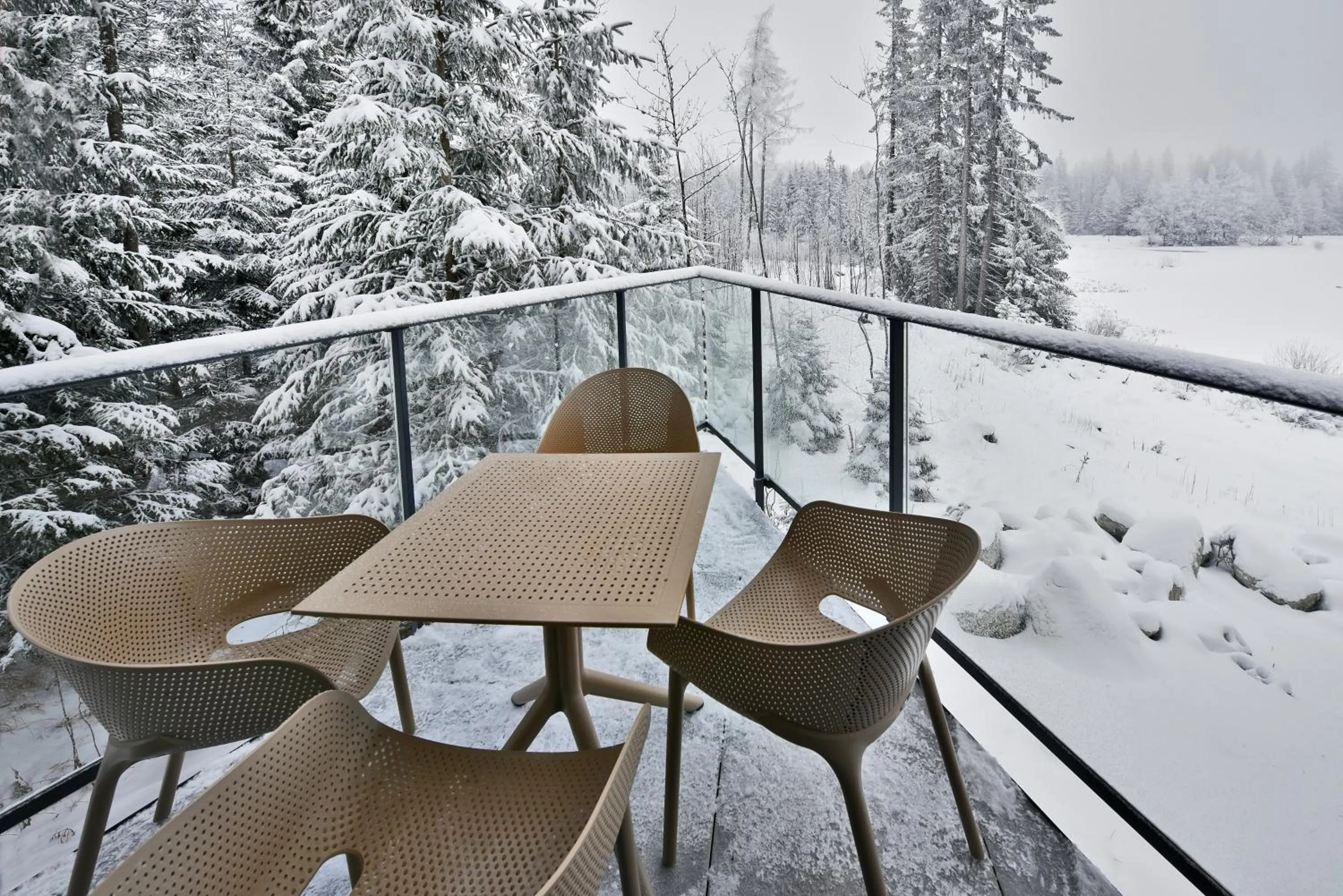 Balcony/Terrace in APLEND Lake Resort